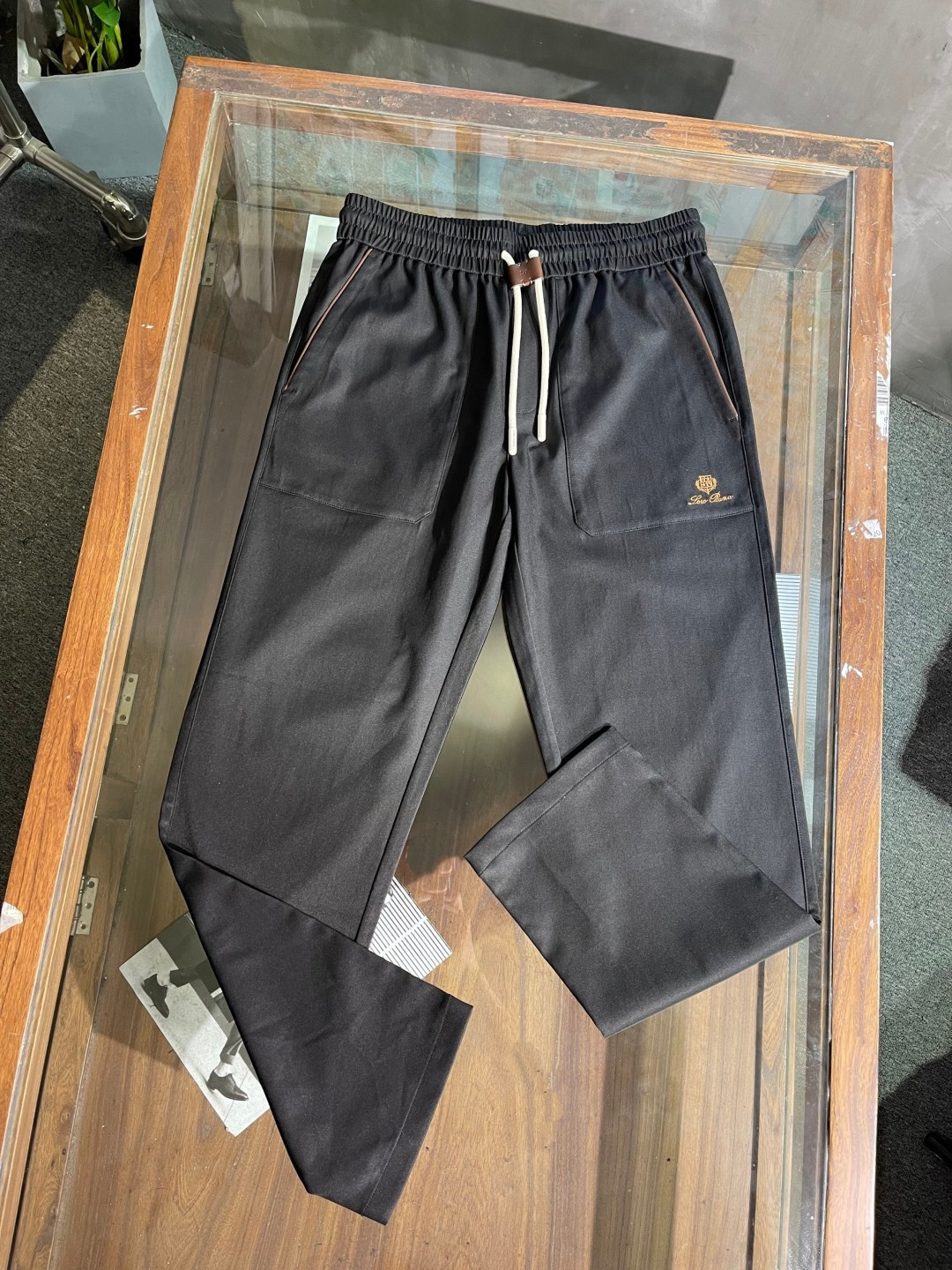 NO:155554,G7081 Spring and Summer New L P Casual Straight-Line Pants, Classic Embroidery Logo, Tennis Fabric, Black Onion Brown 48-56 equals M-XXXL, alexander wang19860909G7081 春夏新款L P休闲直筒休闲裤,经典刺绣标志,天丝面料,黑色米白色棕色48-56等于M-XXXL,,alexander wang,Men's clothing