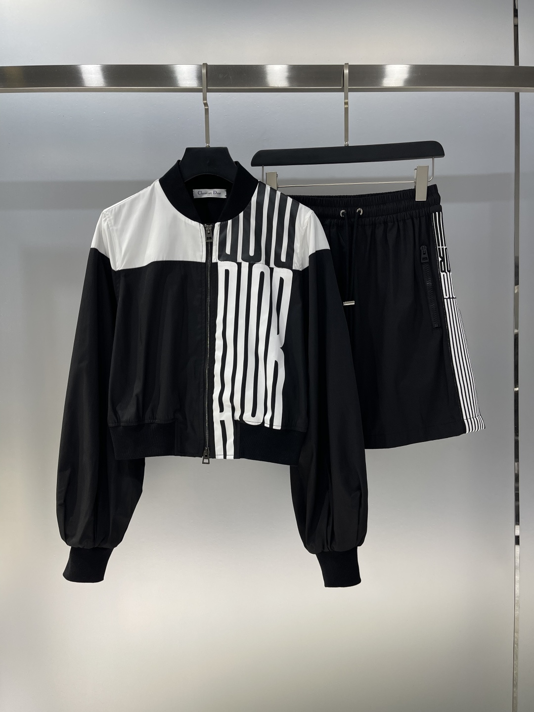 High-End Quality Women’s Clothing: Exclusive Packaged Apparel with Customized Design