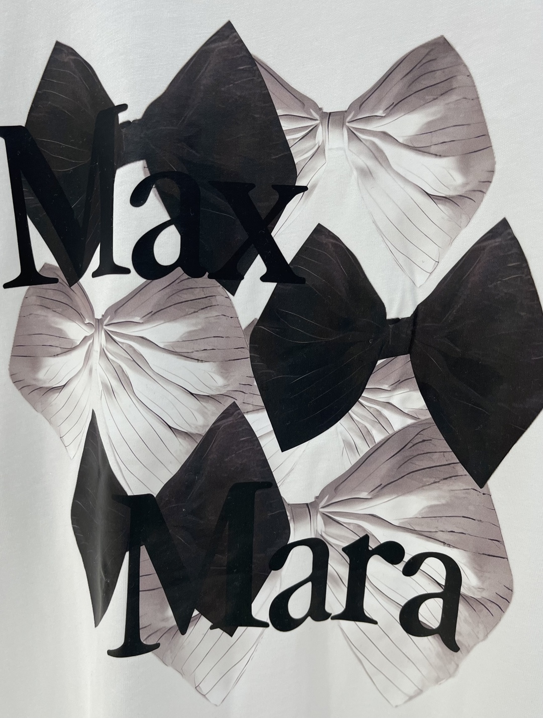 “Exclusive First-Order Quality Butterfly Logo Stamp T-shirt with Artistic Fragrance” - 图片 4