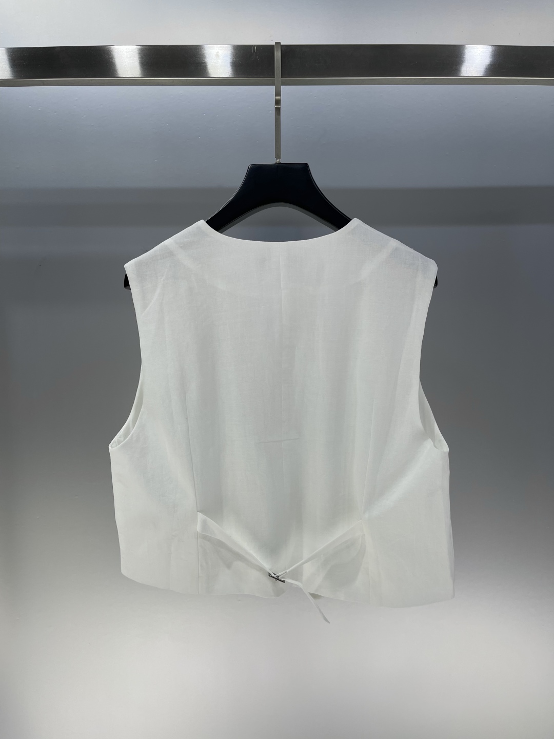 High-Quality Women’s Clothing: Embroidered Vest for a Stylish and Comfortable Look - 图片 9