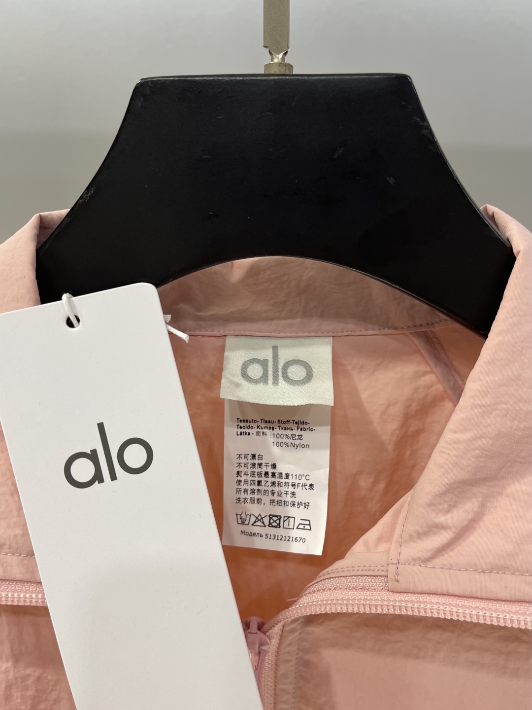 “High-Quality Waterproof Nylon Women’s Suit with Multiple Styles Available” - 图片 2