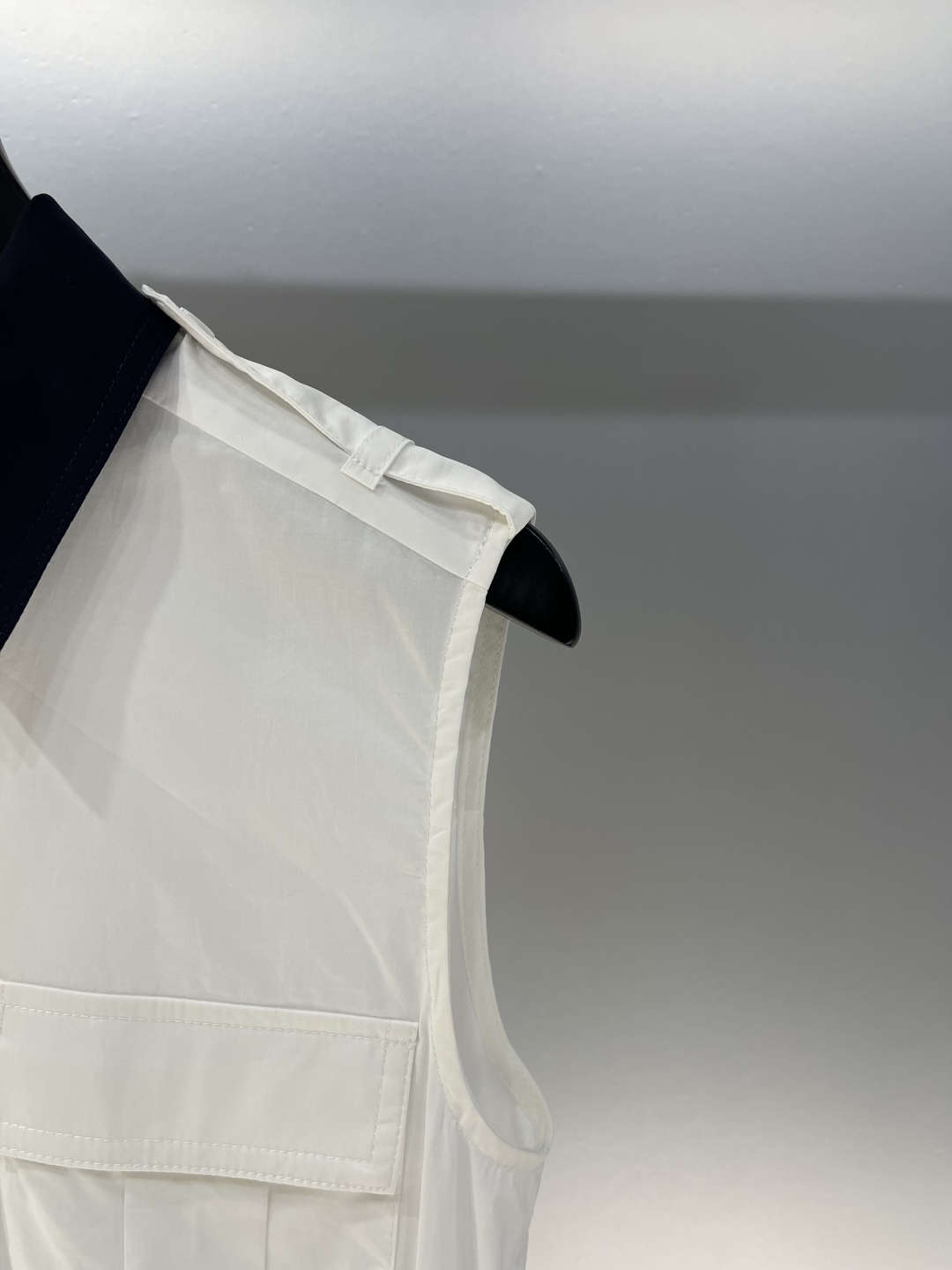 Stylish Female Suit in Packaging: Quality Single-size Clothing with Embroidered Skirts and Polo Dress - 图片 3