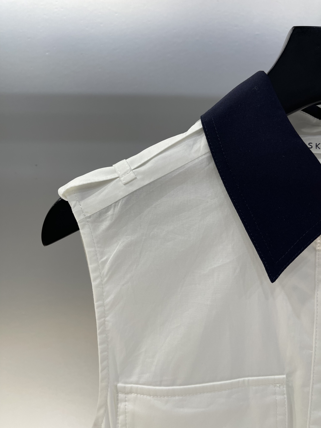 Stylish Female Suit in Packaging: Quality Single-size Clothing with Embroidered Skirts and Polo Dress - 图片 5
