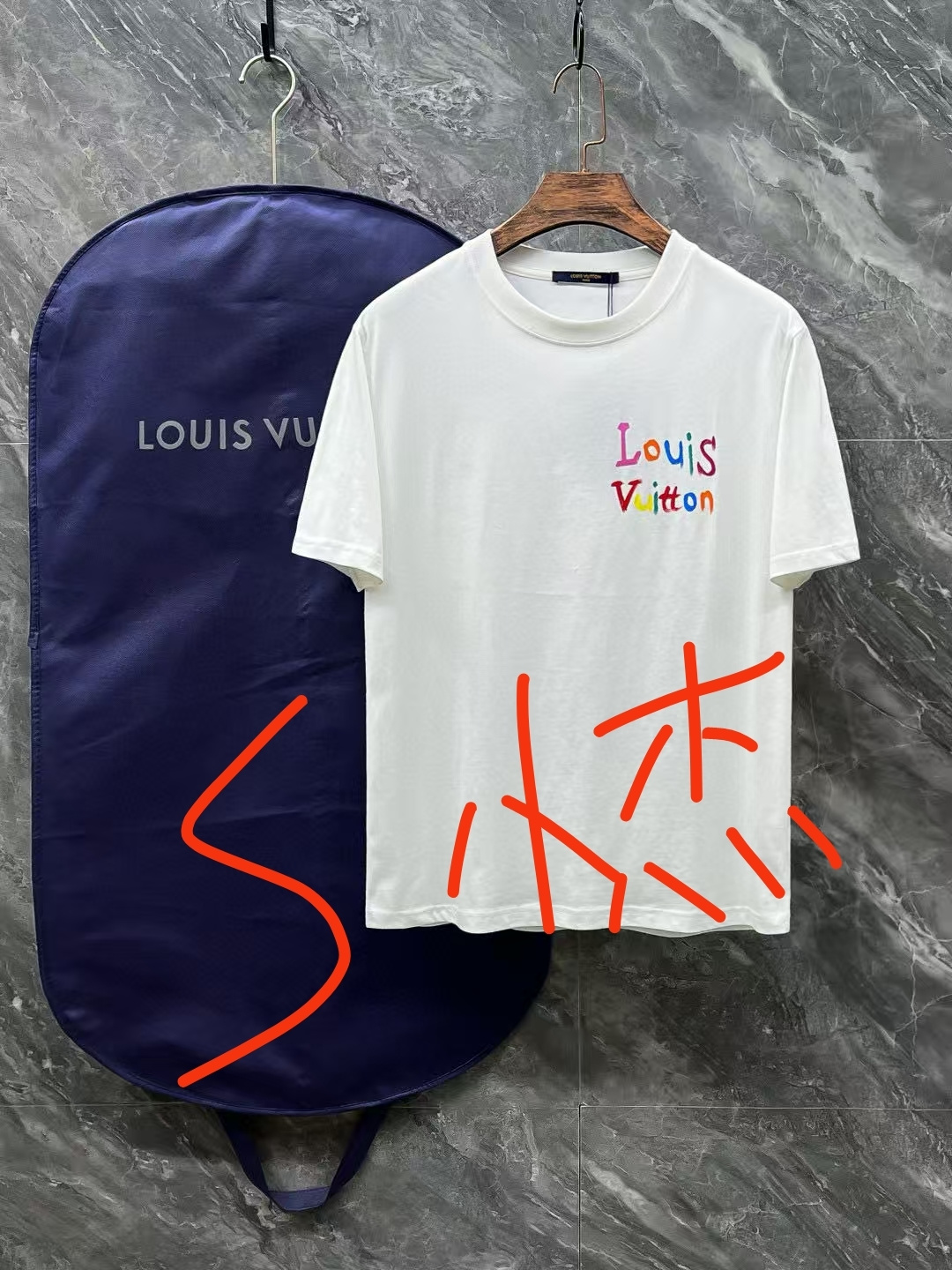 Moncler 蒙口，秋季最新品，官网专柜同步有售，售价16500，男士棉质华达呢拉链外套衬衫 这款男士