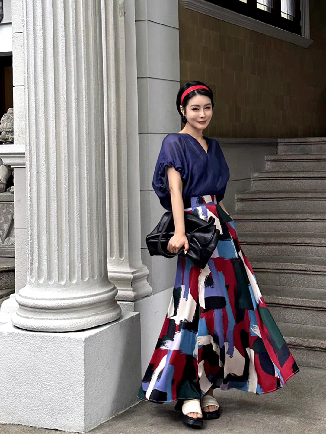High-Quality Women’s Suit Set: White and Blue Shirts, Red and Blue Suit, Various Sizes - 图片 3