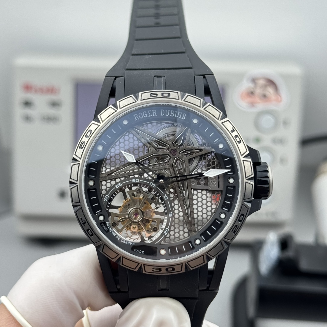 Roger Dubuis 45mm Pirelli Single Flying Tourbillon Men's Watch 2 cmp i1757010302013 7432 0 0