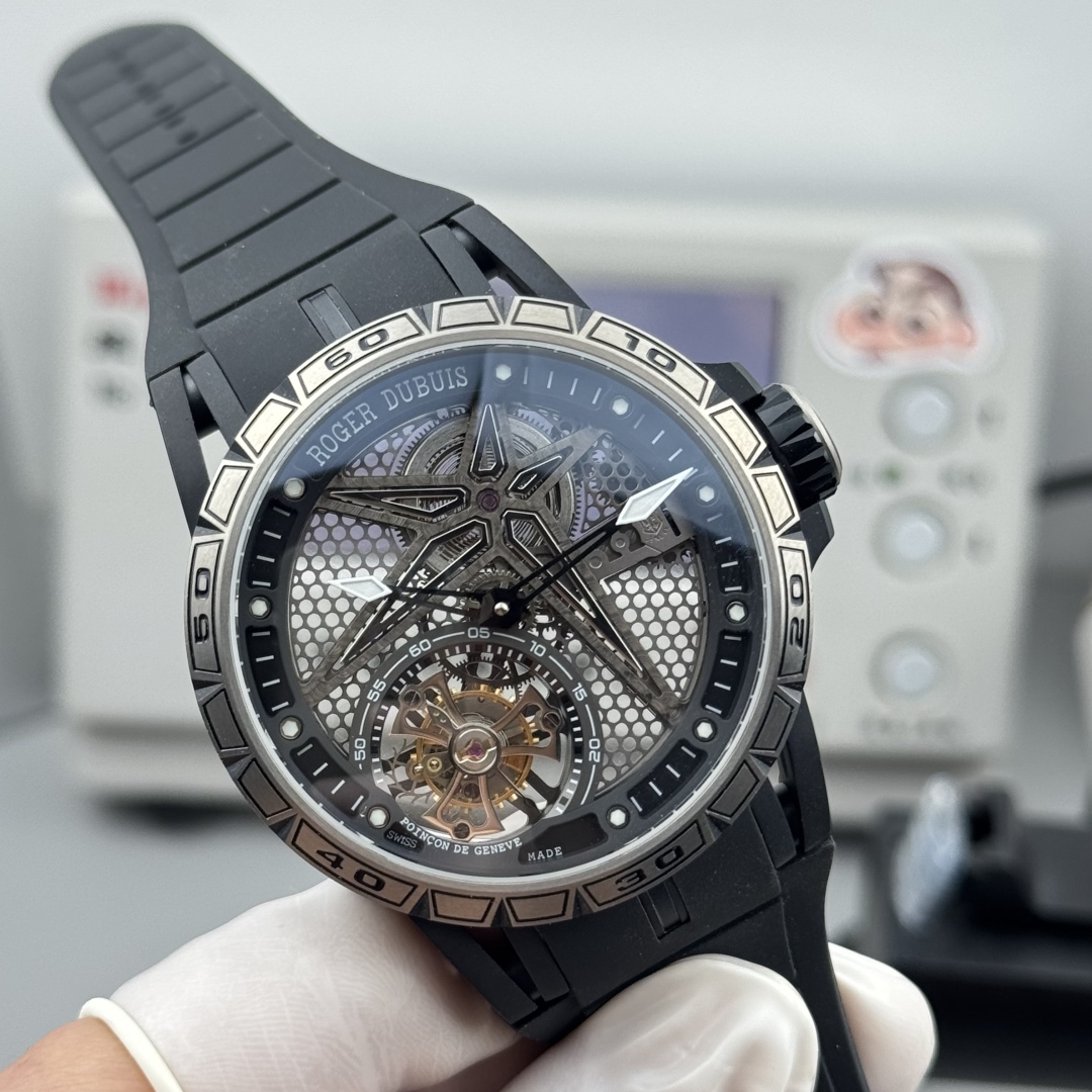 Roger Dubuis 45mm Pirelli Single Flying Tourbillon Men's Watch 3 cmp i1757010305839 3618 0 1