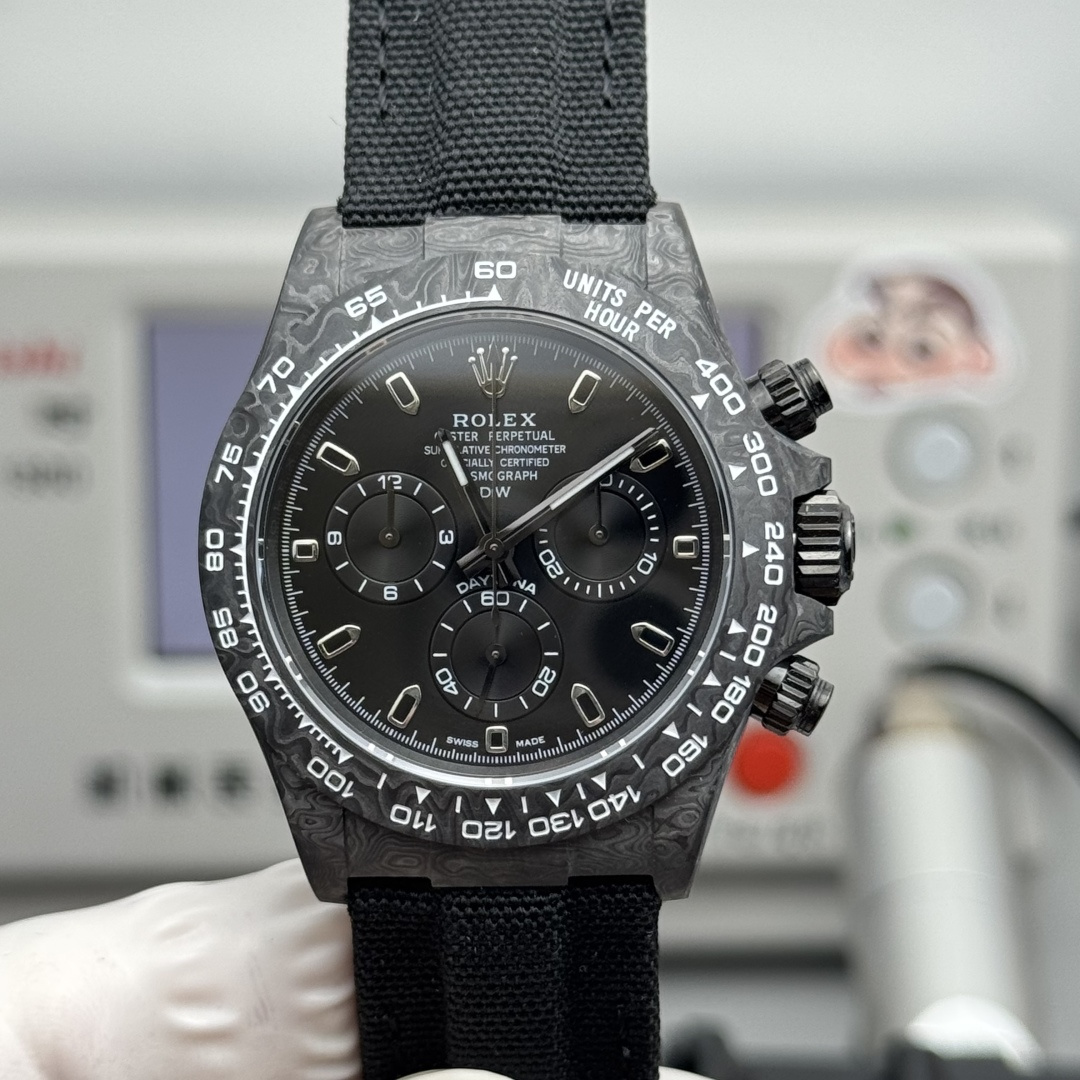NO:532230,TW+ Rolex / Ditona series carbon fiber ultralight / 40m / 12.4m / weight 56g / Shanghai movement.,,rolex19860909TW+ 劳力士 / 迪通拿系列碳纤维超轻/40m/12.4m/重量56克/上海机芯.,,rolex,Watch