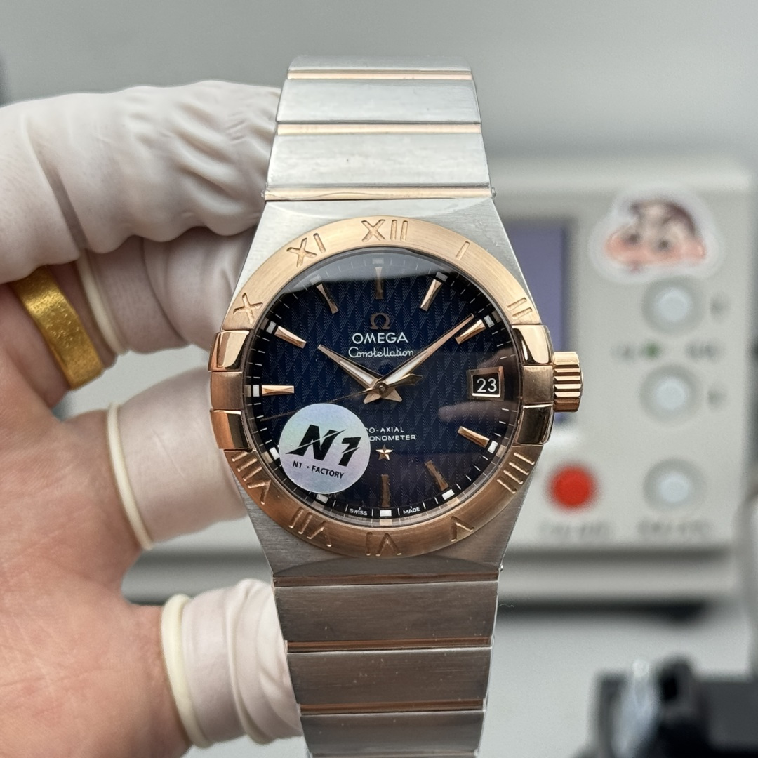 NO:541829,N1 Factory ingeniously creates Omega Constellation Coaxial Watch 123.20.38.21.58.001 Series 38MM/Part Time Zone Quick Adjust Calendar Functional Movement.,,omega19860909N1 Factory匠心打造欧米茄星座同轴腕表123.20.38.21.58.001 系列 38MM/对版时区快调日历功能机芯.,,omega,Watch