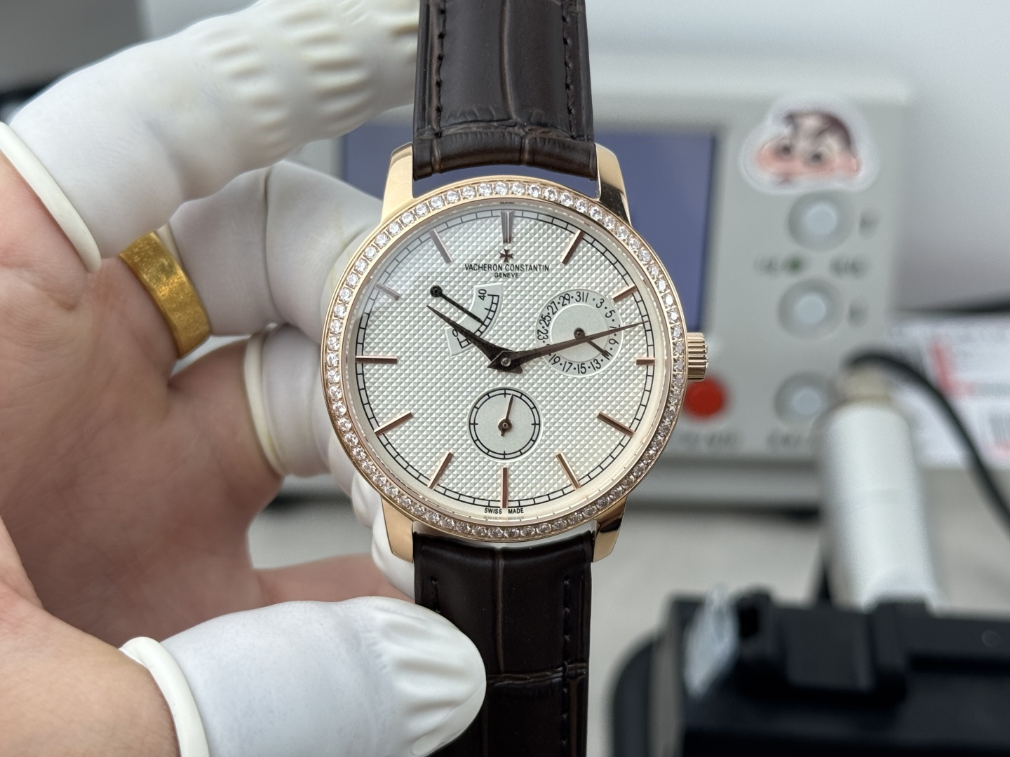 NO:574087,Gold Diamond KM Factory newly launches Vacheron Constantin TRADITIONNELLE series 83520/000R-9909 mechanical watch, shocking launch!  Independent second hand, pointer calendar, power reserve function, multi-function watch, 3-digit calendar, 6-digit running seconds small hand, 9-digit brain display, the same official watch diameter is 40mm, equipped with a modified 2475SC fully automatic mechanical movement,,,vacheron19860909金 钻 KM工厂新推出 江诗丹顿TRADITIONNELLE传袭系列83520/000R-9909机械腕表,震撼上市！独立秒针、指针式日历、动力储备功能,多功能腕表,3位日历,6位跑秒小针,9位动脑显示,官方同样表径尺寸40mm,搭配改装2475SC全自动机械机芯,,,vacheron,Watch