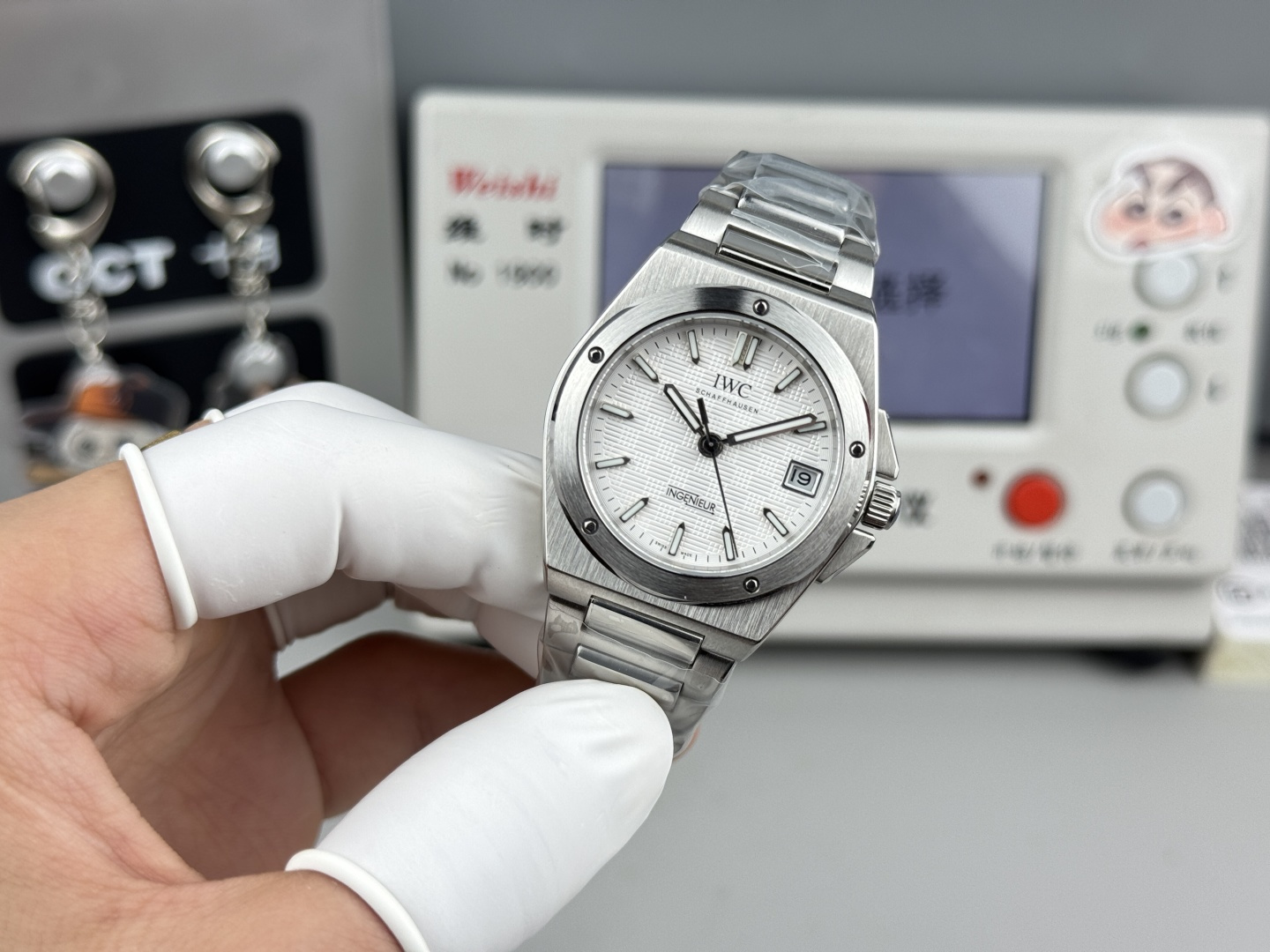 NO:586229,The new 'IWC Women's Model' Engineer has arrived! Women's 35mm, using modified c.47110,19860909新款“万囯女款”工程师到货！ 女装35mm,采用改改c.47110,,Watch