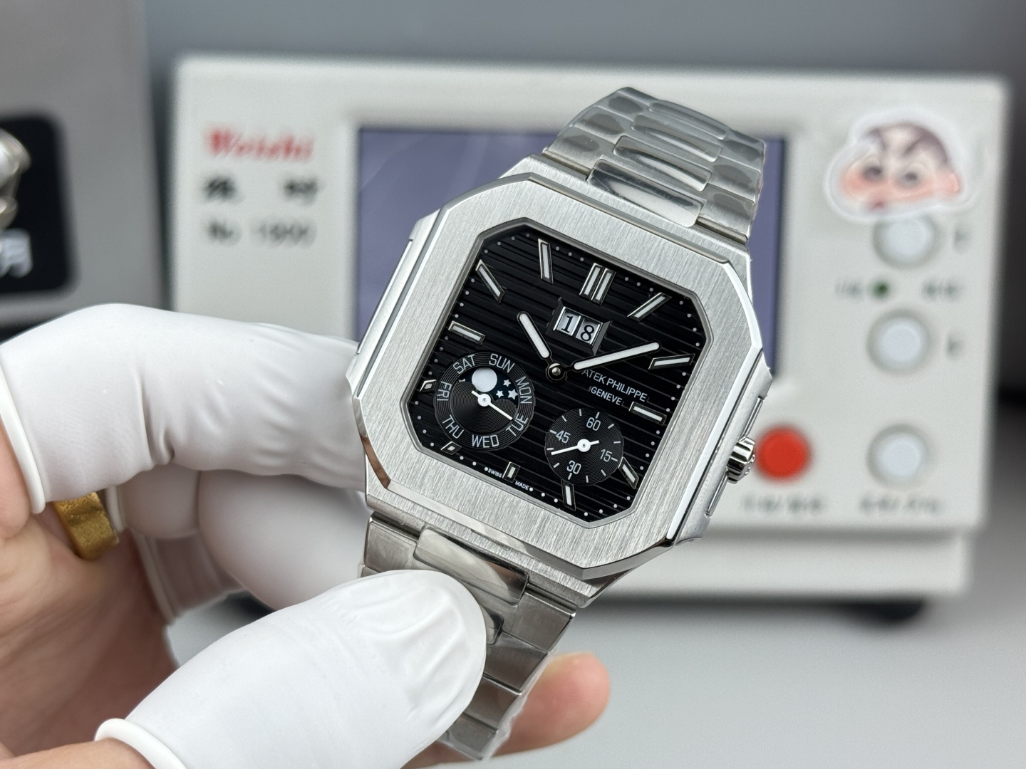 NO:725827,3K version - steel band CUBITUS has once again upgraded the 'original new buckle'. Patek Philippe has launched a new series of CUBITUS steel band 5822 watches, the same model as the stars. This denim strap has a dark blue dial, which is both classic and fashionable, with a perfect balance of elegance and high-end. Highlights: date display, day of the week display, and moon phase are all real functions. Movement: equipped with a modified 240s eccentric mini hammer, the movement is stable  , Watch strap: Customized denim pattern on the surface and calfskin on the back, buckle folding original buckle style, inlaid with a 0.02 carat square diamond at the six-digit position of the case is a low-key highlight, sapphire mirror glass, case: size 45 mm, thickness 11 mm, which is the diagonal length of the case (i.e. 10 o'clock to 4 o'clock), because the case is approximately square, the width of the upper and lower sides will be less than this value, so the visual effect is not very big, welcome to taste.,, patek philippe, cowhide198609093K版本-钢带款CUBITUS 再次升级“原装新扣” 百达翡丽 重磅推出新系列CUBITUS 钢带款5822腕表,明星同款, 这款牛仔色表带深蓝表盘,既经典又时尚,优雅与高级感完美平衡. 亮点特色功能日期显示,星期显示,月相都是真功能.机芯:搭载改装240s偏心迷你锤,机芯走时稳定 ,表带:表面定制牛仔纹背面小牛皮,扣子折叠原装扣款式,在表壳六字位镶嵌一颗0.02克拉方钻石是一个低调亮点,蓝宝石镜面玻璃,表壳:尺寸45毫米厚度11mm,为表壳对角线长度(即10点位至4点位),因为表壳近似于方形,上下边的宽度会小于这一数值,所以视觉效果并不是很大,欢迎品鉴.,,patek philippe,cowhide,Watch