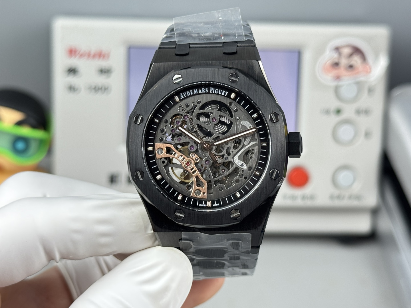NO:726449,AS new Audemars Piguet Royal Oak Offshore 15407ST.OO.1220ST.01 men's mechanical watch Caliber 3132 integrated movement, 41mm diameter, dark gray dial shape, round dial material, hollow dial, with rose gold fluorescent three-dimensional time scale and Royal Oak hands, mirror material, anti-glare treatment sapphire crystal glass, crown material, stainless steel, screw-in crown back, anti-glare sapphire glass mirror,, audemars19860909AS新款爱彼皇家橡树离岸型 15407ST.OO.1220ST.01男士机械腕表 Calibre 3132一体机芯,41mm直径,深灰色表盘形状圆形表盘材质镂空表盘,搭配玫瑰金荧光立体时标和皇家橡树指针表镜材质防眩光处理蓝宝石水晶玻璃表镜表冠材质精钢,旋入式表冠背透背透,防眩蓝宝石玻璃镜面,,audemars,Watch