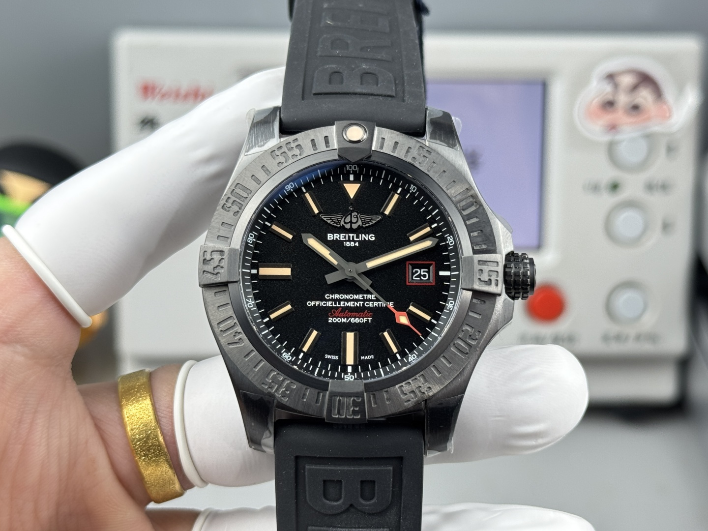 NO:602230,GF v4 version of the Breitling Avengers Blackbird reconnaissance aircraft 44 series, upgraded dial with engraving on the back, movement exclusively polished according to the original version, 44x12.7mm, 2824 automatic mechanical movement, sapphire mirror, titanium case, luminous dial hands, tape or nylon strap optional, pin buckle, waterproof meter, breitling19860909GF v4版百年灵复仇者系列黑鸟侦察机44系列,升级表盘背面刻字 机芯按照原版独家打磨,44x12.7mm,2824自动机械机芯,蓝宝石镜面,钛金属表壳,夜光表盘指针,胶带或尼龙带可选,针扣,防水米,,breitling,Watch