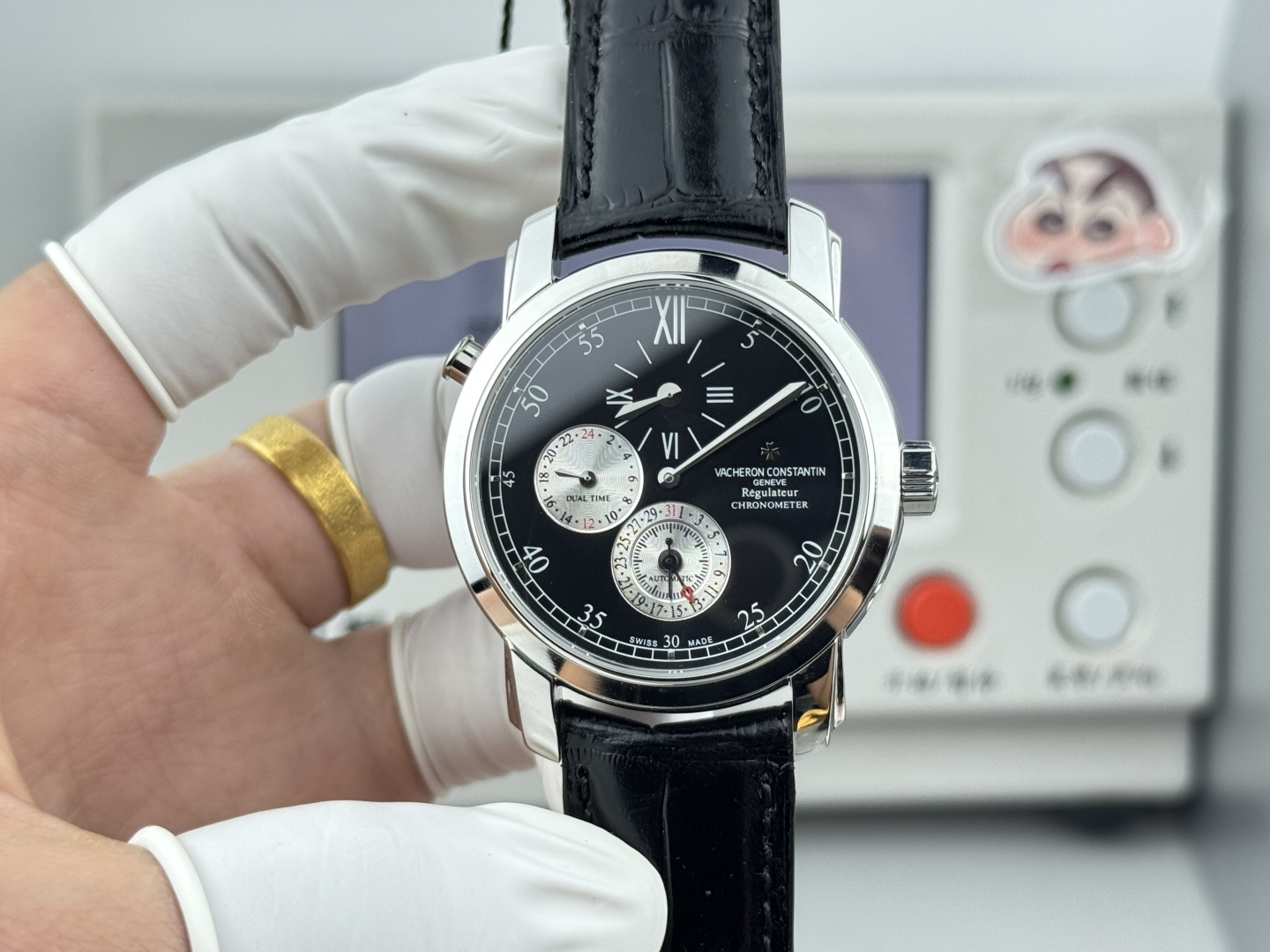 NO:641232,Vacheron Constantin Malta Series 42005 dual time watch, elegant, noble and extraordinary [Case] Watch size 40mmX11mm  , the 316L stainless steel case has been carefully polished, with a charming luster, low-key luxury, and a genuine aristocratic style. K11 masters carefully restored the original unique multi-layer lug design. After many polishing and modifications, the lines connecting with the case are smooth and rounded, making it a perfect fit for the wrist and a comfortable wearing experience.  Excellent [back cover] The sturdy flip-up general back cover not only adds to the viewing and fun of the watch, but also protects the movement very well [movement] adopts Japanese movement modified VC.1206 movement, all functions are synchronized and genuine, including hours, minutes, dual time and calendar functions, vacheron19860909江诗丹顿马耳他系列42005两地时腕表,大气高雅,尊贵非凡【表壳】腕表尺寸40mmX11mm ,316L精钢表壳经过悉心打磨,光泽迷人,低调奢华,呈现正品贵族风范.K11师傅细致还原正品独特的复层式表耳设计,经过多次打磨修饰,与表壳衔接的线条流畅且圆润立体,使之完美贴合手腕,佩戴感极佳【后盖】坚固的翻转式将官后盖,不仅可以增添腕表的观赏和趣味性,还能很好地保护机芯【机芯】采用日本机芯改VC.1206机芯所有功能同步正品,包含时,分,两地时和日历功能,,vacheron,Watch