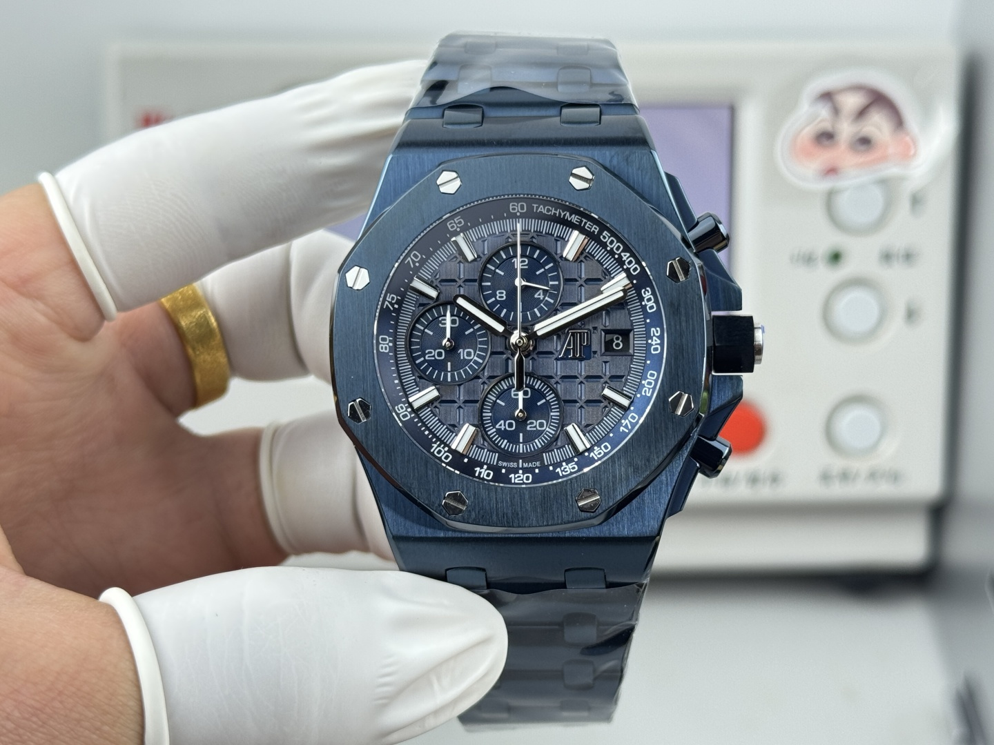 NO:641221,APK new product of the year, Audemars Piguet AP Royal Oak 26238CD.CE in two colors (Dark Night Blue) (Dark Warrior), size 42mm, chronograph, is a popular 42 watch diameter, showing grandeur without losing exquisiteness, the dial adopts Mega Tapisserie'  Super large plaid decoration, full of classic Audemars Piguet elements, with three-sided floral luminous hands that can glow in the dark and are clear and easy to read. The movement is equipped with Dandong Chronograph 4404 automatic winding movement with a vibration frequency of 28800 per hour. The case is made of sapphire double-sided high-transparency anti-glare glass. The strap buckle design is easy to open and close. This waterproof model is also suitable for daily hand washing, rain or even swimming without worrying about it.  Audemars Piguet Royal Oak Offshore 26238CD.CE You deserve it, welcome to taste, audemars19860909APK新品年度新款 爱彼AP皇家橡树26238CD.CE两款配色(暗夜蓝)(黑武士)尺寸42mm计时 是热门的42表径,彰显大气又不失精致,表盘采用Mega Tapisserie” 超大型格纹装饰,满满的爱彼经典元素,搭配三面批花带夜光指针能在黑暗中发光,清晰易读,机芯搭配丹东计时4404自动上链机芯每小时振频28800,表壳采用蓝宝石双面高透防眩光玻璃,表带扣开合设计方便开合,此款防水也是做到日常洗手淋雨甚至游泳都不用担心 爱彼爱彼皇家橡树离岸26238CD.CE您值得拥有,欢迎品鉴,,audemars,Watch