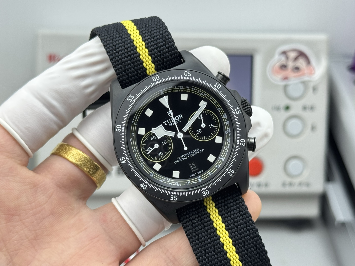 NO:670363,V+ new product TUDOR Tudor's new leading submersible series, the new leading submersible FXD chronograph watch 'Professional Cycling Edition'!  FXD-Pink FXD-Yellow FXD-Red → Po Feng·Lingzhi Specially customized movement factory specially modified for this model. Exclusive export version of the movement. Self-winding mechanical movement with a swing frequency of 28. times per hour. The ceiling-level super cover-shaped hollow sapphire glass. It is the first time to witness such extreme permeability, causing the illusion that the hands seem to be free from the inner layer of the glass.  The dial hand has a super ice blue luminous effect, using Swiss high-performance S1 luminous coating. The diameter of the watch is 43 mm. The back cover has one watch and one code. The engraving texture is extremely clear and does not wear out.19860909V+新品TUDOR帝舵新款领潜型系列 新款领潜型FXD计时腕表“专业骑行版”！ FXD-粉色 FXD-黄色  FXD-红色 →破风·凌至 特别订制的 机芯厂为此款破例改造的 独供的出口版机芯 自动上弦机械机芯 每小时摆动频率28.次 天花版级别的 超级窝盖形抛空的 蓝宝石玻璃, 第一次见证如此极限的通透性,导致让表针似在玻璃里层游离的错觉. 字面针超强冰蓝夜光效果,采用瑞士高性能S1夜光涂层,表径43毫米 后盖一表一码 雕刻纹理做到极致 清晰不磨损,,Watch