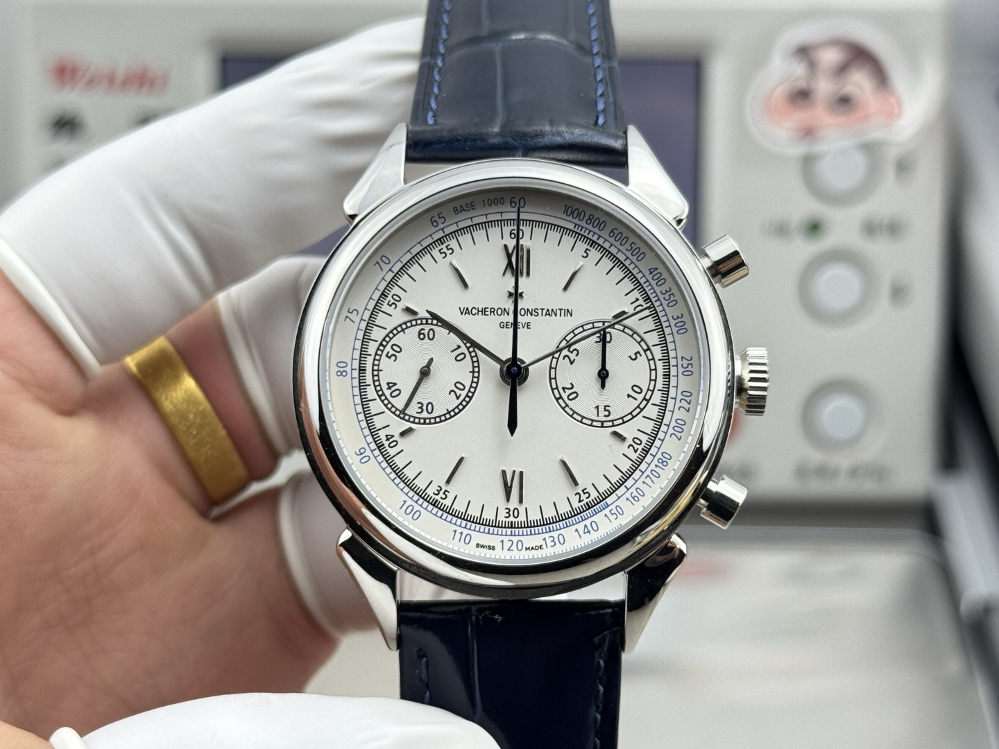 NO:714517,The new generation of “Vacheron Constantin” makes its grand debut!  The latest model Vacheron Constantin 5000H historical masterpiece series 'Horn Ear' chronograph watch was launched at the Hong Kong Watch and Clock Fair. It is one of the most famous watch brands in the world. 1. The movement is equipped with an original imported automatic mechanical movement (zero repair) 2. Diameter 40mm/10mm 3. Glass sapphire!  4 straps Italian calfskin!  5 buckles original double snap buckle!  ,,vacheron,cowhide19860909金 新一代 “江诗丹顿”隆重登场！在香港钟表展中推出最新款式 江诗丹顿5000H历史名作系列 “牛角耳”计时腕表,是世界最著名钟表品牌之一. 1机芯搭配原装进口自动机械机芯（零返修） 2直径40mm/10mm 3玻璃蓝宝石！ 4皮带意大利小牛皮！ 5表扣原装双按扣！,,vacheron,cowhide,Watch