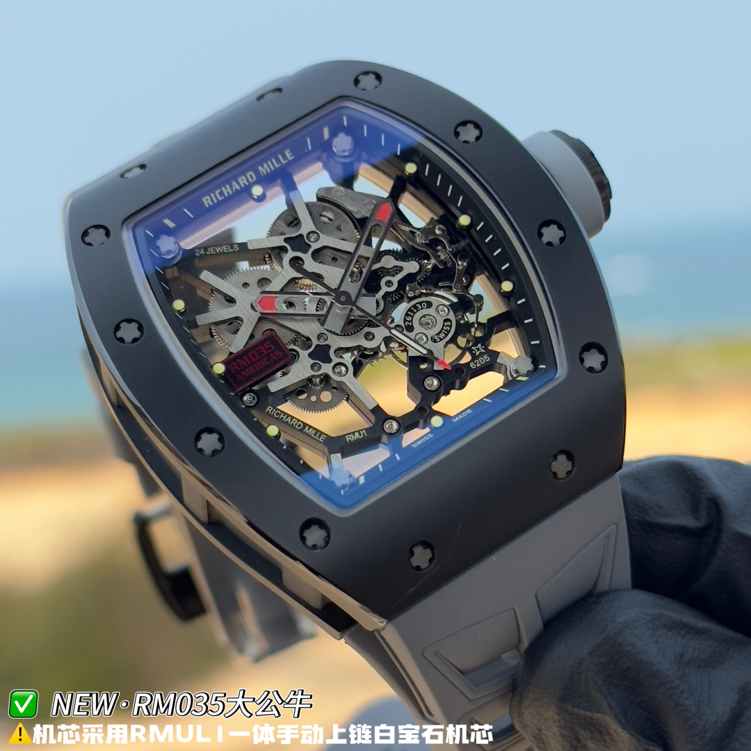 NO:859193,『New Factory-NEW Factory』RICHARD MILLE Richard Mille RM big bull, free Velcro strap, wrist art, movement hidden charm, hospitality with heart, winning with quality, the whole watch has original data!  1 movement: brand new RMUL1 integrated manual winding white sapphire movement, made of grade 5 titanium alloy. The entire watch accessories are original data. The internal mechanical structure is clearly visible. All the front and rear gears mesh with each other and move normally. If the original gear is consistent and does not move, it is not from the factory.  2. The case bezel and back case are made of TZP-N black ceramic material with super hardness, delicate color, wear resistance and scratch resistance. The middle case is made of imported NTPT carbon fiber. The inner liner and cover steel parts are made of titanium alloy material and CNC high-precision machining, making the case fit perfectly and seamlessly, truly original details. 3. The watch mirror has sapphire crystal with double anti-glare effect. 4. The strap is a natural rubber strap, and a Velcro strap is also provided, which perfectly fits the curve of your wrist and gives you an ultimate experience.  5-clasp titanium alloy original folding clasp. 'NEW Factory' achieves new breakthroughs and treats watch lovers with 'heart'!  ,19860909『新厂-NEW Factory』RICHARD MILLE 理查德米勒RM大公牛,赠送魔术贴表带,腕间艺术,机芯藏韵,以心待客,以质取胜, 整表原装数据！ 1机芯全新RMUL1一体手动上链白宝石机芯,采用5级钛合金材质,整表配件都是原装数据,内部机械结构清晰可见,前后所有齿轮相互咬合都正常走动原装一致出现有不动的齿轮就非本厂. 2表壳表圈和后壳为TZP-N黑陶瓷材料具有超硬度,色泽细腻,耐磨抗刮,中壳进口NTPT碳纤维打造,内胆与表盖钢件采用钛合金材料,CNC高精密加工,使表壳配合完美无缝隙,真正原装细节. 3表镜蓝宝石水晶镜面双防眩效果. 4表带天然橡胶表带,另外赠送魔术贴表带,完美贴合手腕曲线 给你一种极致体验. 5表扣钛合金原装折叠表扣. 『新厂-NEW Factory』实现新突破,用“心”对待腕表爱好者！,,Watch