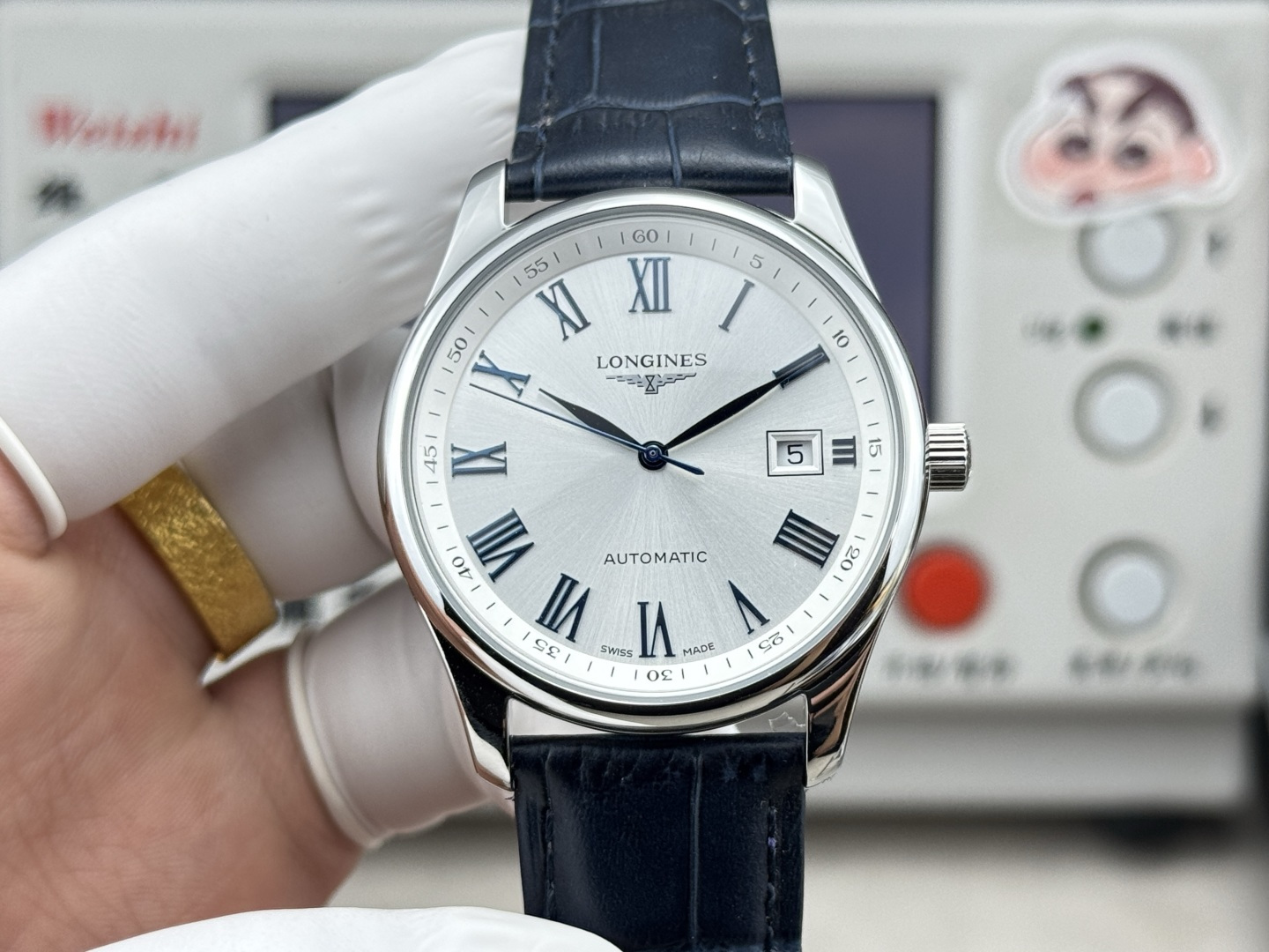 NO:821549,The 40mm famous craftsman 'Blue Rome' produced by TW, Longines Traditional Series, Longines newly launches traditional watchmaking, which combines modern aesthetic concepts and retro elements. The stainless steel case is fully polished, making it visually more refined. The movement is imported 2824, which uses 4  0mm, the standard formal watch size, and the belt is made of cowhide imported from Italy (green, brown, blue). It is a classic and versatile men's watch. It can not only show the elegant taste of the wearer, but also make men reveal their style in every gesture, longines, cowhide19860909TW出品的40mm名匠“蓝罗马”,浪琴传统系列,浪琴全新推出制表传统腕表,它将现代美学理念和复古元素结合起来,精钢表壳经全面抛光处理,在视觉上显得更加精致,机芯采用进口2824,它采用40mm这一标准正装表尺寸,皮带采用意大利进口牛皮（有绿,棕,蓝）是一款经典百搭的男士腕表,不仅可以彰显佩戴者的高雅品味,更是令男士在举手投足都透露着风范,,longines,cowhide,Watch