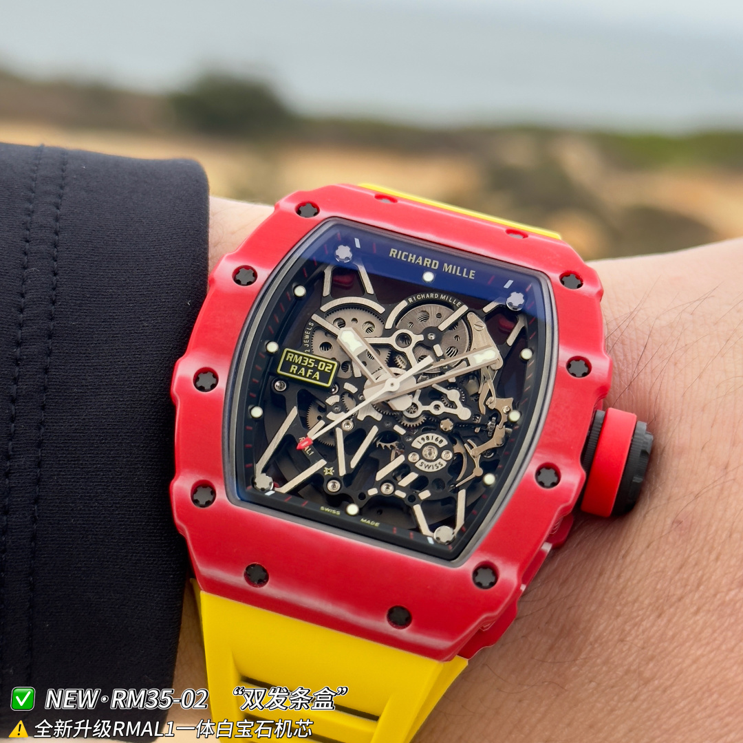NO:859183,The buckle has been upgraded to a new version 'NEW Factory' super new product release Richard Mille RM 35-02 Billionaire's ticket RICHARD MILLE Richard Mille RM 35-02 RAFAEL NADAL carbon fiber fully automatic mechanical watch, the entire watch original data!  1. The movement is a newly upgraded RMAL1 integrated white sapphire movement. The dual barrels provide about 55 hours of power reserve. Every screw and the chamfering and polishing of every plate bridge have been reviewed one by one, just to restore the proper sense of power and mechanical aesthetics to the greatest extent. The internal mechanical structure is clearly visible. All the gears at the front and rear are interlocked with each other and move normally. If the original is consistent and the gears are not moving, they are not from the factory.  2. The watch case is made of imported NTT original textured carbon fiber. It is a lightweight watch. The weight of the Velcro strap is only 50g, and the tape version is only about 74 grams. The inner tank and watch cover steel parts are made of titanium alloy material and CNC high-precision processing, so that the watch case fits perfectly and seamlessly, truly authentic and original details. 3 Dial: The hollow dial is paired with the classic black and red track inner shadow to show the unique charm of the watch. 4 The sapphire crystal mirror has double anti-glare effect.  5 straps, natural rubber straps, and woven Velcro straps, perfectly fit the curve of the wrist, giving you an ultimate experience. 6 buckles, titanium alloy original folding clasp. 'NEW Factory' achieves new breakthroughs and treats watch lovers with 'heart'!  ,19860909表扣已升级新版本『新厂-NEW Factory』超级新品发布 理查德米勒RM 35-02 亿万富翁的入场券 RICHARD MILLE 理查德米勒RM 35-02 RAFAEL NADAL碳纤维全自动机械腕表,整表原装数据！ 1机芯全新升级RMAL1一体白宝石机芯,双发条盒提供约 55 小时动储,每一颗螺丝,每一道板桥的倒角打磨,都经过逐一复核,只为最大程度还原应有的力量感与机械美学,内部机械结构清晰可见,前后所有齿轮相互咬合都正常走动原装一致出现有不动的齿轮就非本厂. 2表壳进口NTT原装纹路碳纤维打造、轻量级表款、装魔术贴克重仅50g、胶带款约仅74克.内胆与表盖钢件采用钛合金材料、CNC高精密加工、使表壳配合完美无缝隙、真正做到原装正品细节. 3表盘:镂空表盘搭配经典黑红赛道内影 展现腕表独有魅. 4表镜蓝宝石水晶镜面双防眩效果. 5表带天然橡胶表带、与编制魔术贴表带选择、完美贴合手腕曲线 给你一种极致体验. 6表扣钛合金原装折叠表扣. 『新厂-NEW Factory』实现新突破,用“心”对待腕表爱好者！,,Watch