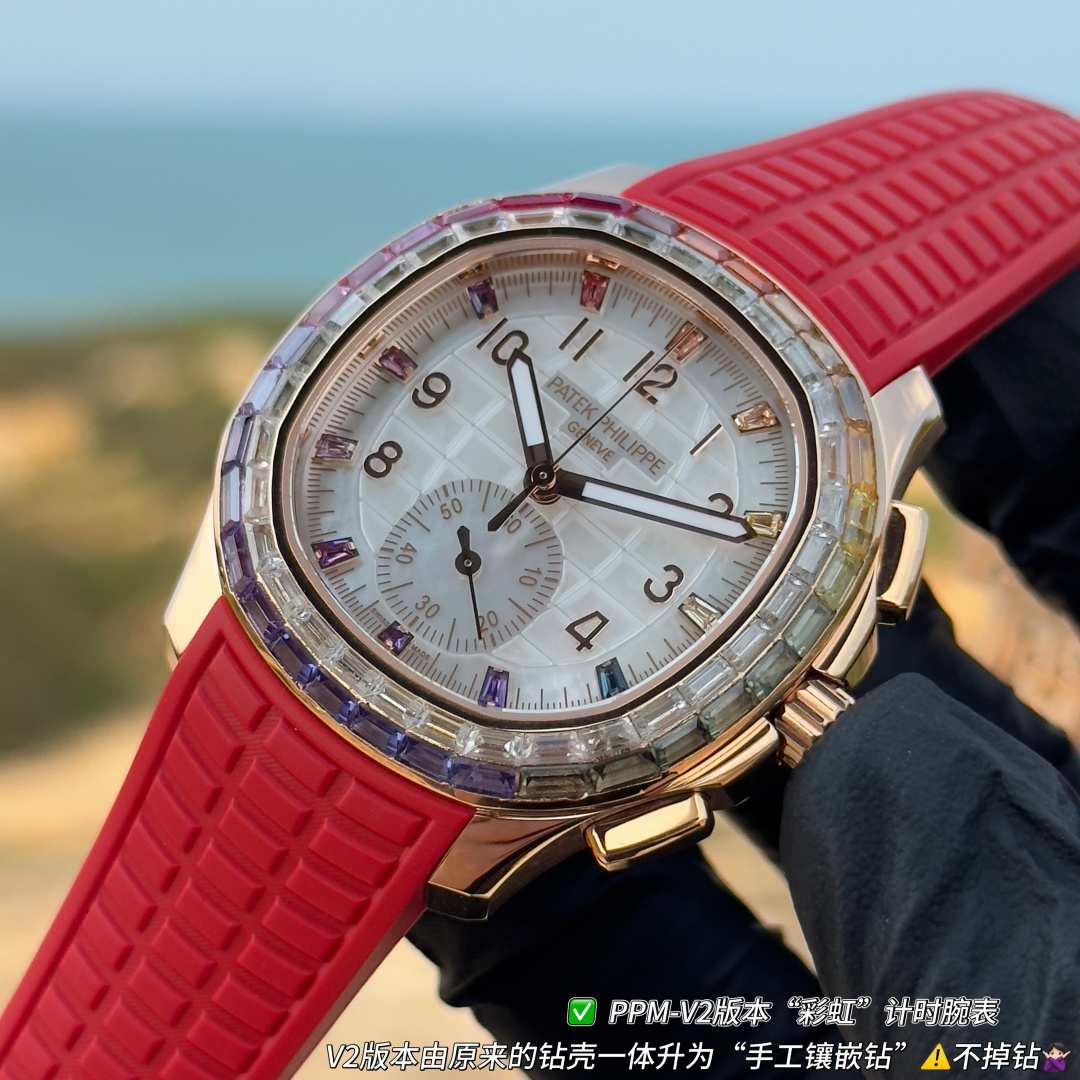 NO:764501,V2 version-PPM Mods, Patek Philippe Aquanaut Luce-'Rainbow' chronograph watch!  The Aquanaut Luce 'Rainbow' chronograph watch is designed for dynamic and modern neutrals. It is crafted from rose gold and is decorated with baguette diamonds and colored sapphires using invisible setting technology, blooming with rainbow brilliance. Movement: using 'Dandong' modified CH28520 self-winding mechanical movement. White mother-of-pearl dial, engraved with Aquanaut relief pattern, long colored sapphire hour markers and gold three-dimensional numerals.  The diameter is 39.9 mm from 10 o'clock to 4 o'clock (the same as the original). The ring is made of 'rhinestone protection'. Original: 40 colored sapphires 2.31 carats (bezel). 40 diamonds 2.05 carats (bezel). 12 colored sapphires 0.31 carats (hour markers). 10 diamonds 0.36 carats (folding clasp).  A total of 52 long-shaped colored sapphires (2.62 carats) and 50 long-shaped diamonds (2.41 carats). Strap/buckle: composite material strap, patented diamond folding clasp. The PPM team purchased the original and took 10 months to re-engrav it. It is a sincere work.,,patek philippe19860909V2版本-PPM Mods,百达翡丽Aquanaut Luce-“彩虹”计时腕表！ Aquanaut Luce“彩虹”计时腕表专为充满活力的现代中性设计,选用玫瑰金材质匠心打造,并运用隐形镶嵌技艺镶饰长形钻石与彩色蓝宝石,绽放彩虹光彩. 机芯:采用“丹东”改CH28520自动上弦机械机芯. 白色珍珠母贝表盘,镌刻Aquanaut浮雕图案,长形彩色蓝宝石时标和金质立体字块. 直径10时至4时位置39.9毫米（原装一致） 圈口采用“水钻防制”原装的:40颗彩色蓝宝石2.31克拉（表圈）. 40颗钻石2.05克拉（表圈）. 12颗彩色蓝宝石0.31克拉（时标）. 10颗钻石0.36克拉（折叠式表扣）. 共计52颗长形彩色蓝宝石（2.62克拉）以及50颗长形钻石（2.41克拉）. 表带/表扣:复合材质表带,专利镶钻折叠式表扣. PPM团队购置原装耗时10个月复刻,精诚之作.,,patek philippe,Watch
