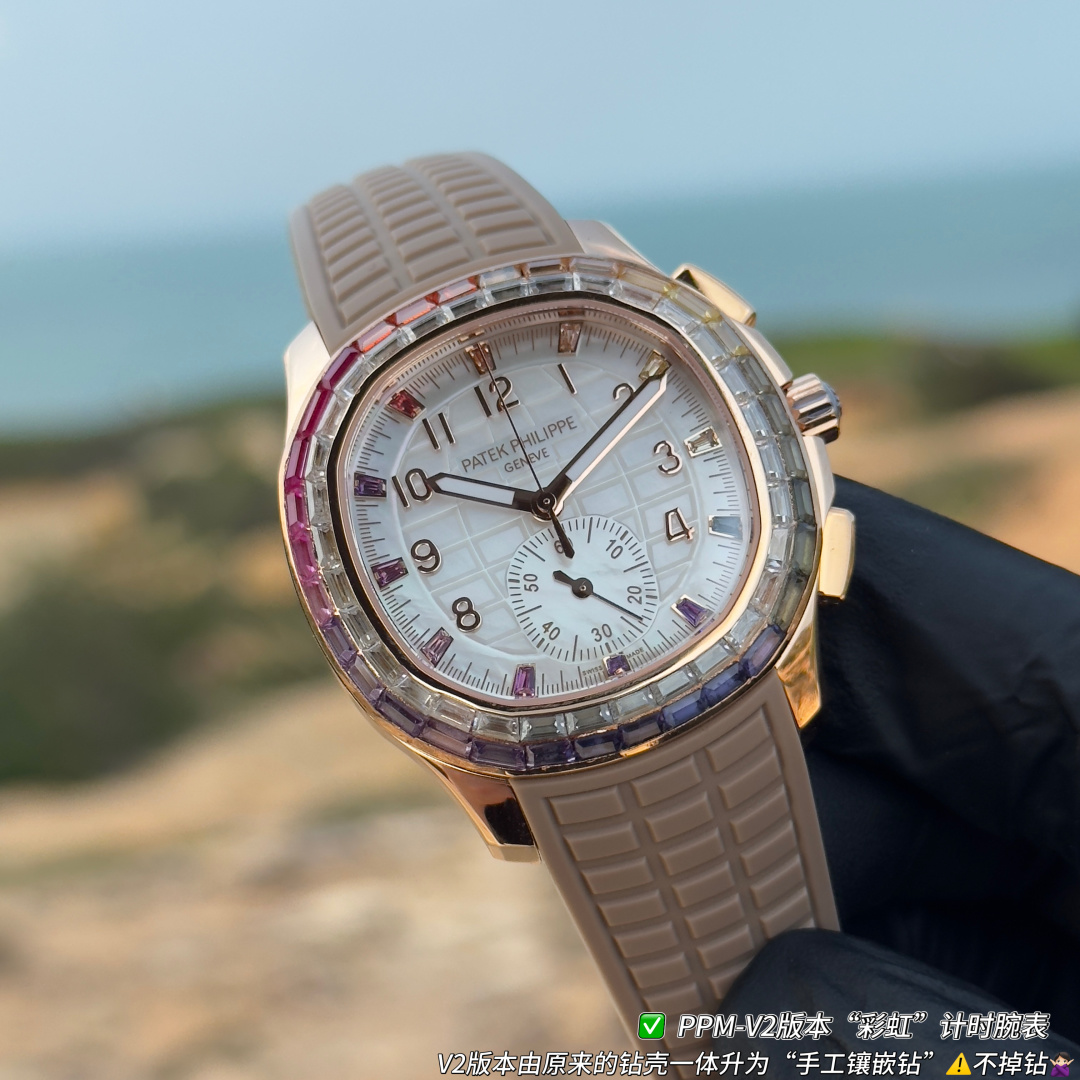 NO:821942,PPM Mods, Patek Philippe Aquanaut Luce-'Rainbow' chronograph watch!  The Aquanaut Luce 'Rainbow' chronograph watch is specially designed for dynamic and modern neutrals. It is crafted from rose gold and is decorated with baguette diamonds and colored sapphires using invisible setting technology to shine with rainbow brilliance. Movement: 'Dandong' modified CH28 self-winding mechanical movement. White mother-of-pearl dial, engraved with Aquanaut relief pattern, long colored sapphire hour markers and gold three-dimensional numerals.  The diameter is 39.9 mm from 10 o'clock to 4 o'clock (the same as the original). The ring is made of 'rhinestone protection'. Original: 40 colored sapphires 2.31 carats (bezel). 40 diamonds 2.05 carats (bezel). 12 colored sapphires 0.31 carats (hour markers). 10 diamonds 0.36 carats (folding clasp).  A total of 52 long-shaped colored sapphires (2.62 carats) and 50 long-shaped diamonds (2.41 carats). Strap/buckle: composite material strap, patented diamond folding clasp. The PPM team purchased the original and took 10 months to re-engrav it. It is a sincere work.,,patek philippe19860909PPM Mods,百达翡丽Aquanaut Luce-“彩虹”计时腕表！ Aquanaut Luce“彩虹”计时腕表专为充满活力的现代中性设计,选用玫瑰金材质匠心打造,并运用隐形镶嵌技艺镶饰长形钻石与彩色蓝宝石,绽放彩虹光彩. 机芯:采用“丹东”改CH28自动上弦机械机芯. 白色珍珠母贝表盘,镌刻Aquanaut浮雕图案,长形彩色蓝宝石时标和金质立体字块. 直径10时至4时位置39.9毫米（原装一致） 圈口采用“水钻防制”原装的:40颗彩色蓝宝石2.31克拉（表圈）. 40颗钻石2.05克拉（表圈）. 12颗彩色蓝宝石0.31克拉（时标）. 10颗钻石0.36克拉（折叠式表扣）. 共计52颗长形彩色蓝宝石（2.62克拉）以及50颗长形钻石（2.41克拉）. 表带/表扣:复合材质表带,专利镶钻折叠式表扣. PPM团队购置原装耗时10个月复刻,精诚之作.,,patek philippe,Watch