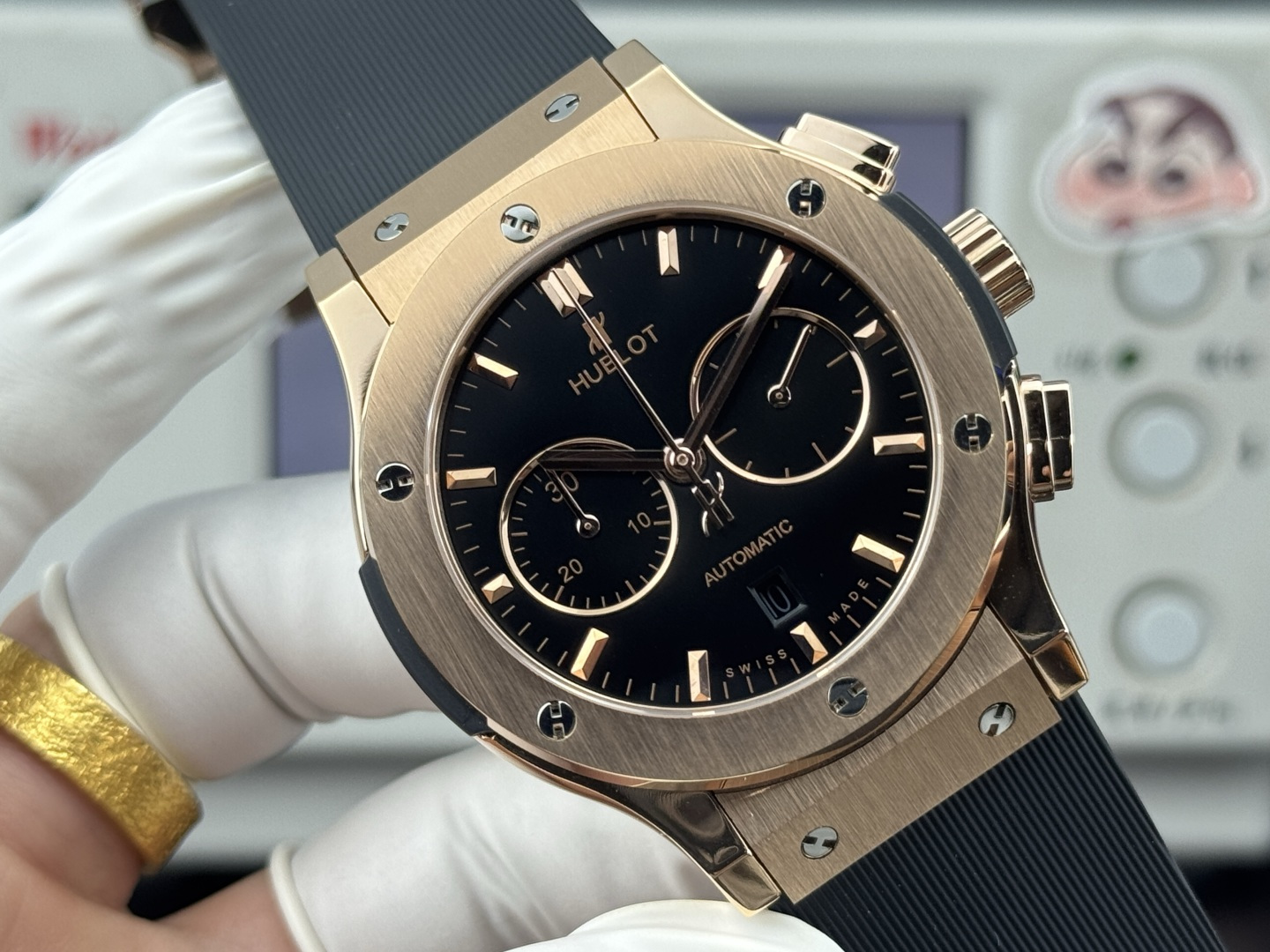 NO:946339,Produced by HB+ 5-pin white case, rose black (single row of diamonds, hollow surface, full of diamonds) HB Factory Classic Fusion Series HB9 upgraded version Hublot Hublot classic fusion CLASSIC FUSION series (actual photo) diameter 45mm, case 316L stainless steel, wear-resistant sapphire glass, Swarovski diamond inlaid imported imported  The 7750 multi-functional chronograph movement restores all original functions and resonates in different time and space, such as paintings, music, and timepieces. The unique HUBLOT is the best match for the unique him. The classic fusion chronograph watch is luxurious and exquisite. Recommend men's multi-functional mechanical watch. For the best luxury recommendation as a gift, please look for the exclusive quality of HB+ factory, swarovski19860909HB+ 出品 5针白壳 玫黑（单排钻 镂空面 满钻） HB Factory（宇舶）恒宝 经典融合系列HB9升级版宇舶hublot恒宝表经典融合CLASSIC FUSION系列（实拍图）直径45mm,表壳316L精钢,耐磨蓝宝石玻璃,施华洛世奇钻石镶嵌进口搭载进口 7750多巧能计时机芯,还原原装所有功能,在不同的时空共鸣,如绘画,如音乐,如时计,独一无二的HUBLOT最配独一无二的他,经典融合计时腕表奢华精致推荐男士多功能机械腕表 送礼最佳奢华推荐请认准HB+厂独家品质,,swarovski,Watch