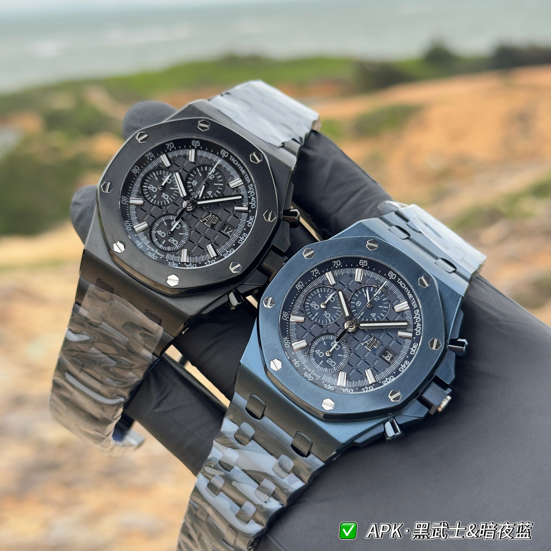 NO:822052,The new 2026 A Royal Oak 26238CD.CE comes in two colors (Dark Night Blue) (Dark Warrior) and the size is the popular 42 watch diameter, showing grandeur without losing exquisiteness. The dial adopts Mega Taisserie'  Super large plaid decoration, full of classic Audemars Piguet elements, with three-sided floral luminous hands that can glow in the dark and are clear and easy to read. The movement is equipped with Dandong Chronograph 4404 automatic winding movement with a vibration frequency of 28800 per hour. The case is made of sapphire double-sided high-transparency anti-glare glass. The strap buckle design is easy to open and close. This waterproof model is also suitable for daily hand washing, rain or even swimming without worrying about it.  Audemars Piguet Royal Oak Offshore 26238CD.CE You deserve it, welcome to taste, audemars198609092026年度新款A皇家橡树26238CD.CE两款配色(暗夜蓝)(黑武士)尺寸是热门的42表径,彰显大气又不失精致,表盘采用Mega Taisserie” 超大型格纹装饰,满满的爱彼经典元素,搭配三面批花带夜光指针能在黑暗中发光,清晰易读,机芯搭配丹东计时4404自动上链机芯每小时振频28800,表壳采用蓝宝石双面高透防眩光玻璃,表带扣开合设计方便开合,此款防水也是做到日常洗手淋雨甚至游泳都不用担心 爱彼爱彼皇家橡树离岸26238CD.CE您值得拥有,欢迎品鉴,,audemars,Watch