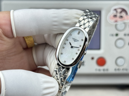 Longines Symphonette detail 3