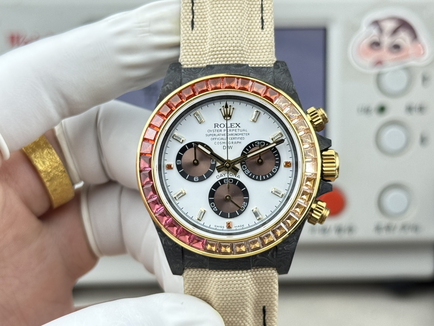 NO:860494,TW+Factory ROLEX universe timing,  The carbon fiber customized version of the Rolex/Daytona series, the watch is not only light to wear, but also hard in appearance. Each watch has a unique carbon fiber pattern material. [Case] The size of the watch is 40mm/12.4mm, consistent with the original. The strength of the Tw factory casts the unique style of carbon fiber Rolex. It is exclusive to the market, and the entire case is made of carbon fiber.  , the bezel including the bottom cover are made of high-composite carbon fiber and super luminous powder. The details are hand-chamfered and polished. The texture is extraordinary. [Strap Buckle] The strap is made of artificial fiber woven straps, which is breathable and comfortable, and has a soft texture. [Movement] Use the latest precision and mature Shanghai movement to achieve powerful functions,,, rolex19860909TW+Factory ROLEX宇宙计时, 劳力士/迪通拿系列之碳纤维定制版,腕表不仅佩戴轻便,外表坚硬.且每一只腕表都拥有独一无二的碳纤花纹材质.【表壳】腕表尺寸40mm/12.4mm吻合原装.Tw工厂实力铸造碳纤维劳力士的独特风采.市场独家做到,整个壳套,圈口包括底盖均采用高复合碳纤维和超强夜光粉所打造.细节之处更是经过手工倒角抛光所制.质感非凡.【表带扣】表带采用人工纤维编织带所制,透气舒适,质地柔软.【机芯】采用最新精准而上海成熟机芯实现强大功能,,,rolex,Watch