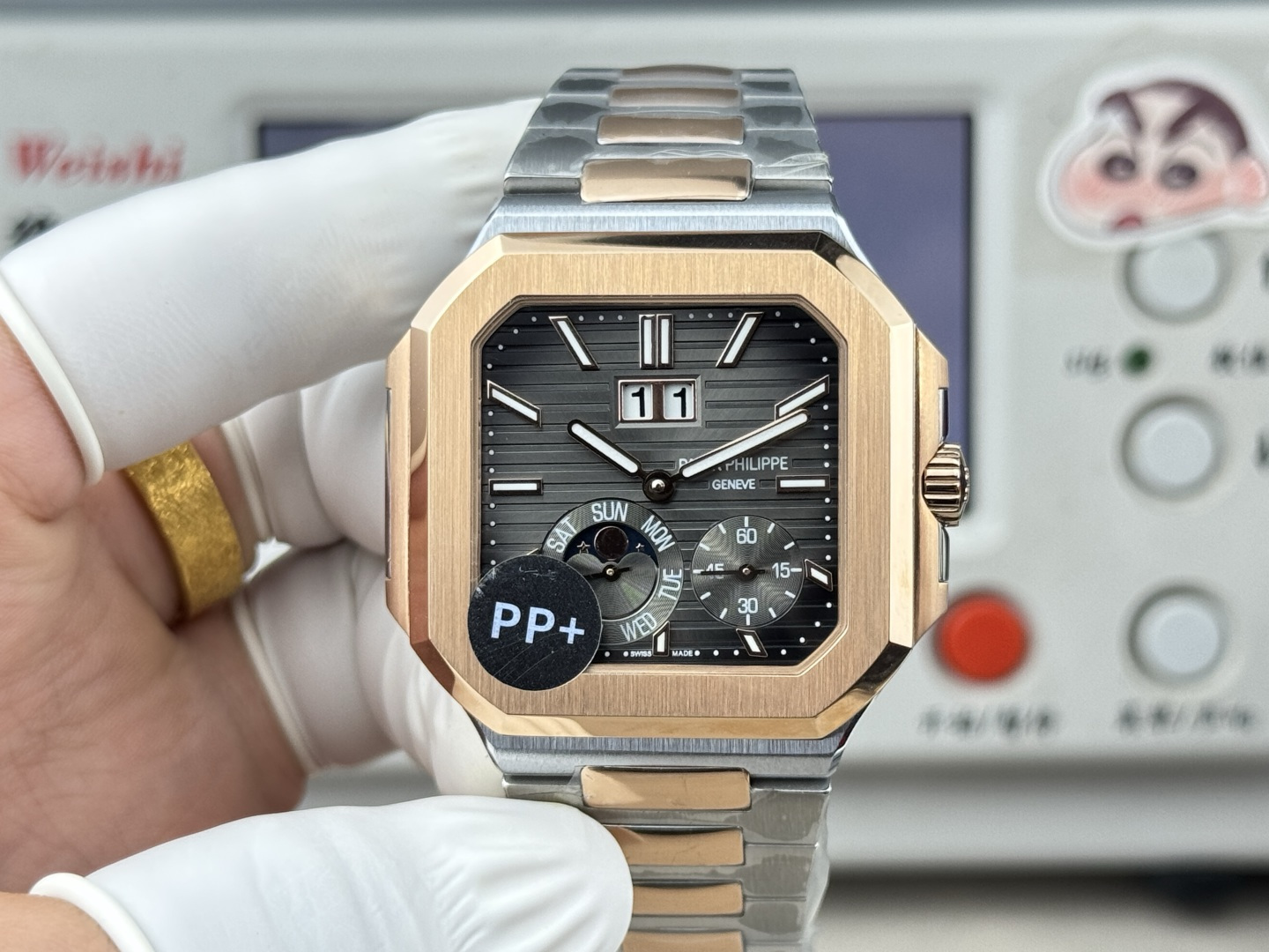 NO:944068,Produced by PP+, PP Factory Patek Philippe P launches a new series of CUBITUS 5822-001 platinum watches, with instant jump oversized date, day of the week and moon phase display functions. PP's Cubitus bracelet and dial are both classic and fashionable, with a perfect balance of elegance and luxury. Highlights: 1. Movement: manual pearl rotor movement PP+ customized version, 2. Steel strap: 316L customized ergonomic strap, new buckle style  3. Belt and tape styles with multiple colors to choose from. 4. Case: white case made of electroplated platinum, with a brighter color and luster. The size is 45mm and the thickness is only 11.8mm, which is close to the original. It is the diagonal length of the case (i.e. 10 o'clock to 4 o'clock). Because the case is approximately square, the width of the upper and lower sides will be less than this value, so the visual effect is not very great. (Be sure to adjust the calendar to 12 o'clock before adjusting the calendar to avoid being stuck! Do not jump to the 1st until the 31st of each month)  Produced by PP+, we strive for excellence. Welcome to taste the luxurious and exquisite recommended men's multi-functional mechanical watches. For the best luxury recommendations as gifts, please look for the exclusive quality of PP, patek philippe, bracelet19860909PP+ 出品  PP Factory 百达翡丽P重磅推出新系列CUBITUS 5822-001铂金腕表,瞬跳超大日期,星期及月相显示功能. PP这款Cubitus手链及表盘,既经典又时尚,优雅与高级感完美平衡. 亮点特色 1机芯:手动珍珠陀机芯 PP+定制版本, 2钢带:316L定制级人体工程学表带,新扣款式 3皮带胶带款式多种颜色可选择 4表壳:白壳电镀铂金材质,色泽光感更加亮眼,尺寸45mm毫米厚度仅11.8mm接近原装,为表壳对角线长度(即10点位至4点位),因为表壳近似于方形,上下边的宽度会小于这一数值,所以视觉效果并不是很大.（调日历一定要调到12点后才调整日历,避免卡历！每月是走到31号才跳到1号） PP+出品 精益求精 欢迎品鉴奢华精致推荐男士多功能机械腕表 送礼最佳奢华推荐请认准PP独家品质,,patek philippe,bracelet,Watch