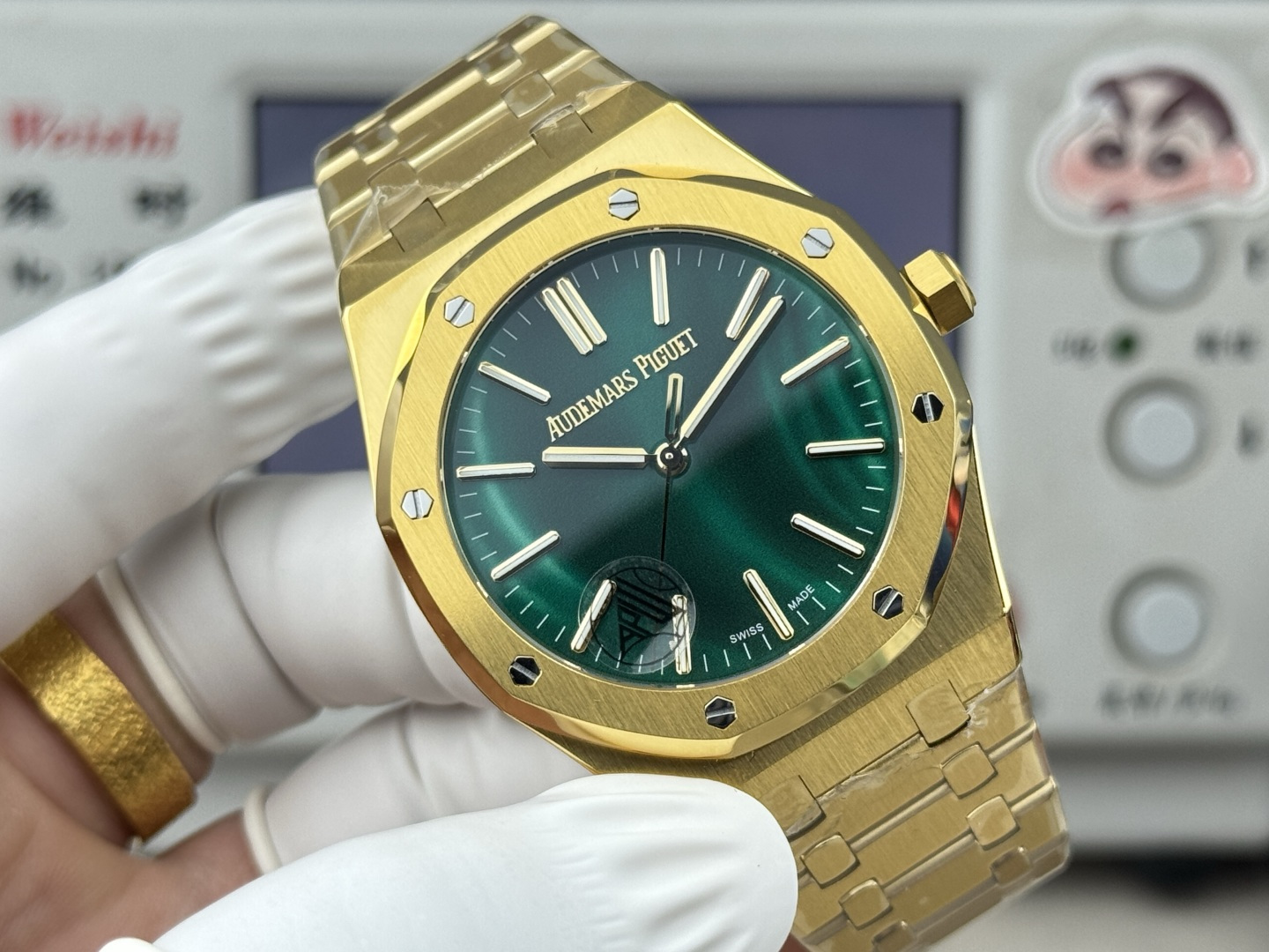 NO:882306,APW-Annual New Product '41mm Malachite Face' Audemars Piguet Malachite 41mmA new model 15513, gold malachite green dial has arrived!  !  !  Built-in 4309 integrated movement!  !  !  ,,audemars,gold19860909APW-年度新品“41mm孔雀石面” 爱彼孔雀石41mmA新款15513,黄金孔雀绿表盘到货！！！ 内置4309一体机芯！！！,,audemars,gold,Watch