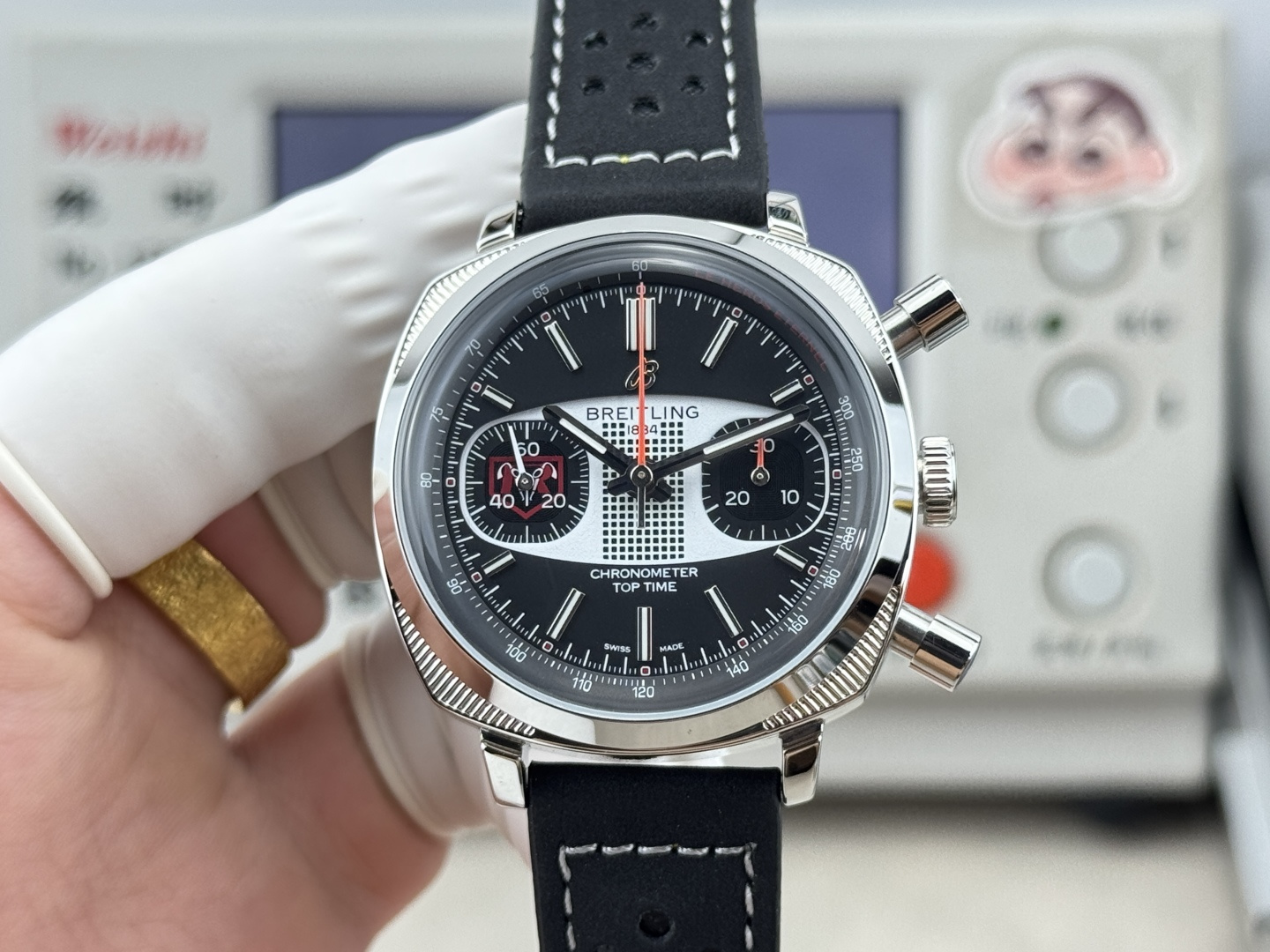 NO:946356,BLS Produced by BLS Factory To celebrate the 55th anniversary of Kamen Rider, the heroic spirit of L78 that continues to run beyond the times meets the genealogy of Breitling's racing chronograph 'Top Time'. From these two symbolic existences, the Japanese limited edition [Top Time B01 Racing Kamen Rider Limited] was born. Top  Time was born in the 1960s, and has since become popular as a symbol of speed and style, and has always been the embodiment of freedom and excitement. Now, this spirit is passed down as a Japanese limited edition. This is the 'Top Time B01 Racing Kamen Rider Limited' that was born as a tribute to the eternal hero.  They are located at 3 o'clock and 9 o'clock respectively, corresponding to the 30-minute chronograph, 12-hour chronograph and small seconds dial. They have regular timing functions and a unique classic mechanical beauty. Orange and red frosted hour hands, super luminous minute hands and square small seconds!  The pillow-shaped case, square and round small dials and instrument design rekindle the spirit of rally racing and burst out the passion for racing. [Dial] adopts a conspicuous square and round racing dial design, which is symmetrical and has a racing soul!  [Size] 38mm [Movement] The original version is equipped with Breitling's self-made movement. We use the most stable fish-scale patterned flower-washed movement in the country. Each movement is tested for 48 hours. [Strap] It is equipped with a new same-color cowhide strap dedicated to this series. It is sewn with contrasting stitching and has a great sense of design. It is extremely comfortable to wear and has perfect workmanship. Welcome to taste and give gifts for the best luxury recommendations. Please look for the exclusive quality of BLS factory, breitling, cowhide19860909BLS 出品 BLS Factory 为庆祝假面骑士放映55周年L78超越时代持续奔跑的英雄精神和Breitling的赛车计时码表“Top Time”的系谱相遇.从这两个具有象征意义的存在中,诞生了日本限定款【Top TimeB01Racing假面骑士Limited】.Top Time诞生于20世纪60年代,之后作为速度和风格的象征而广受欢迎,一直是自由和跃动感的体现.而如今,这种精神作为日本限定款得以传承.这是作为对永远的英雄的致敬而诞生的“Top TimeB01Racing假面骑士Limited”. 分别位于3点钟和9点钟位置,对应30分钟计时、12小时计时以及小秒盘,计时常规功能,别具经典的机械美感.橙色,红色磨砂时针和超级夜光分针以及偏方形小秒刻！ 枕型表壳、方圆形小表盘与仪表设计,重燃拉力赛精神,迸发竞速激情【表盘】采用显眼的方圆形赛车码数表设计,左右对称,更具有竞速之魂！【尺寸】38mm【机芯】原版搭配百年灵自制机芯,我们采用国内最为稳定的鱼鳞纹洗花机芯,每个机芯都测试48小时【表带】配该系列专用的全新同色牛皮表带,采用撞色缝线缝制,极具设计感.配戴极具舒适,做工完美,欢迎品鉴送礼最佳奢华推荐请认准BLS厂独家品质,,breitling,cowhide,Watch