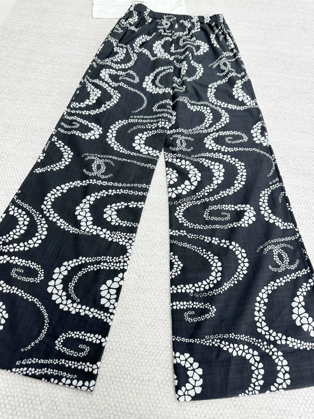 Chanel Coco Beach Print Wide Leg Pants Black/White Cotton Blend Size 34-38 5 cmp i1750057014700 2913 0 3