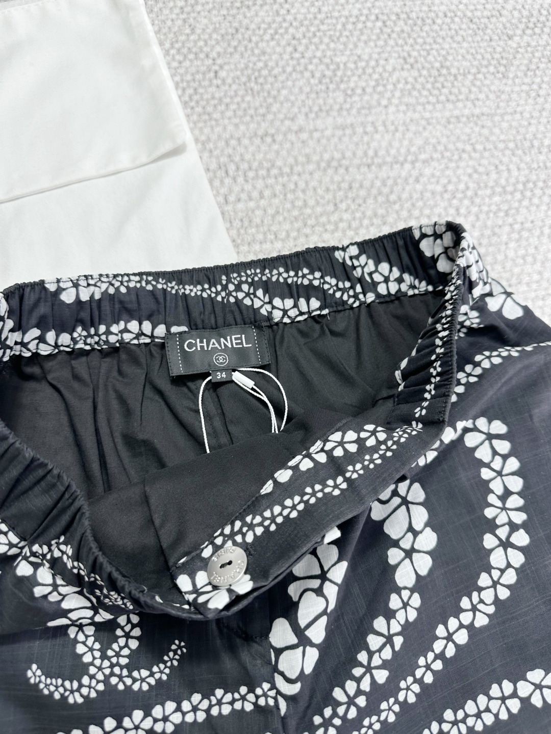 Chanel Coco Beach Print Wide Leg Pants Black/White Cotton Blend Size 34-38 8 cmp i1750057016480 4874 0 6