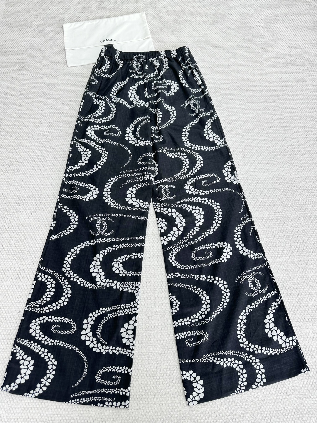 Chanel Coco Beach Print Wide Leg Pants Black/White Cotton Blend Size 34-38 3 cmp i1750057019777 3484 0 1