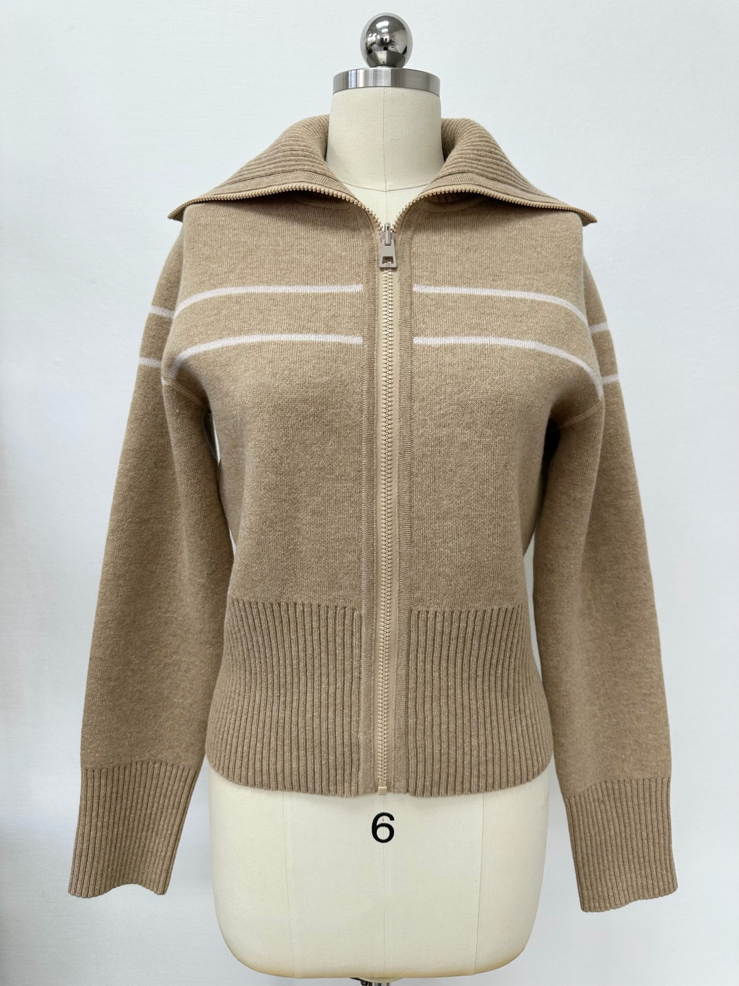 Reversible Cashmere Cardigan with Oblique Print and Diorior Signature 9 cmp i1763099329804 2961 0 7