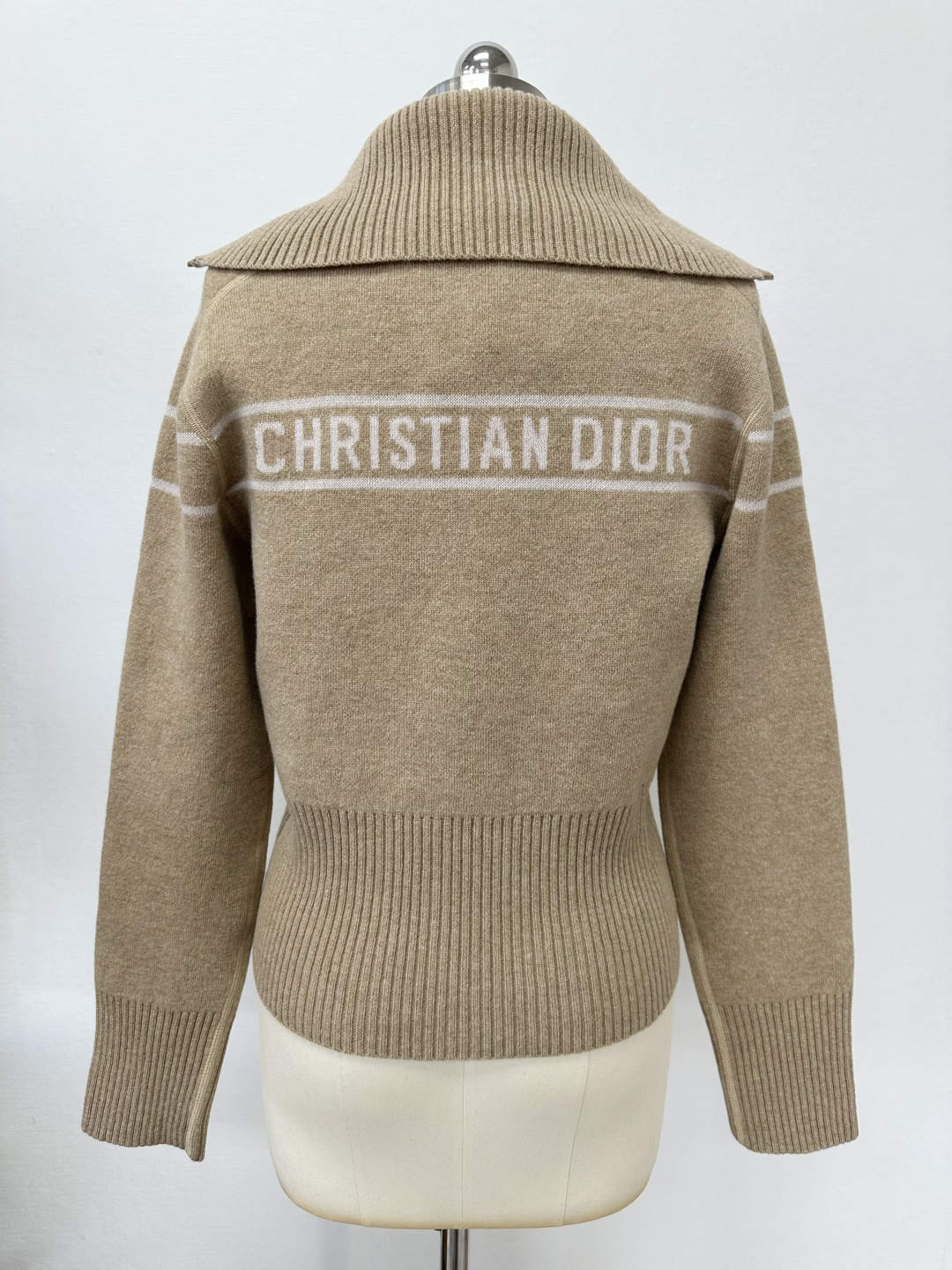 Reversible Cashmere Cardigan with Oblique Print and Diorior Signature 7 cmp i1763099329812 4622 0 5