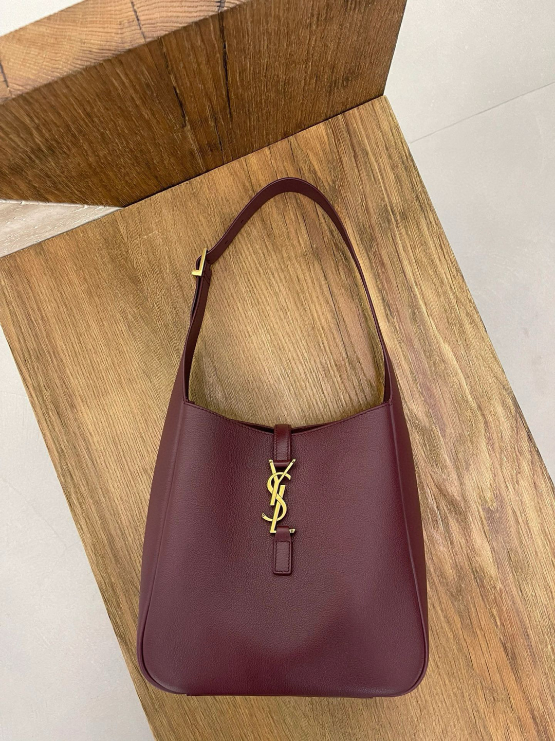 NO:387224,Retro burgundy, Saint Laurent, saint laurent19860909复古酒红色,圣罗兰,saint laurent,Bag