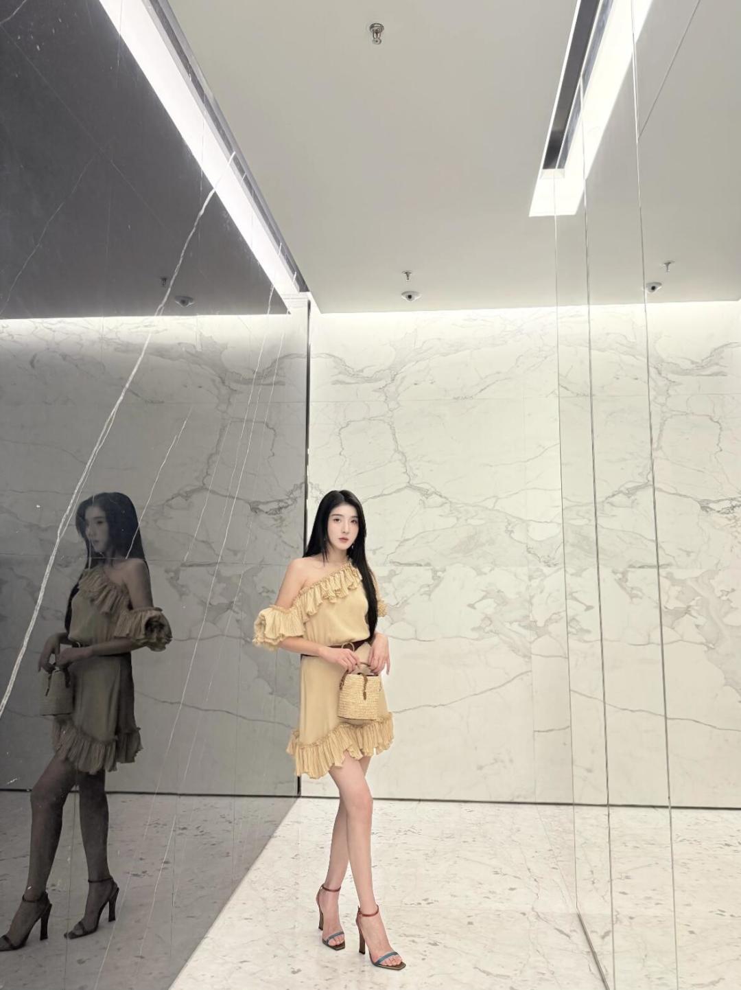 NO:719171,Braided raffia LE37 bucket bag, saint laurent, saint laurent19860909编织拉菲草LE37水桶包,圣罗兰,saint laurent,Bag