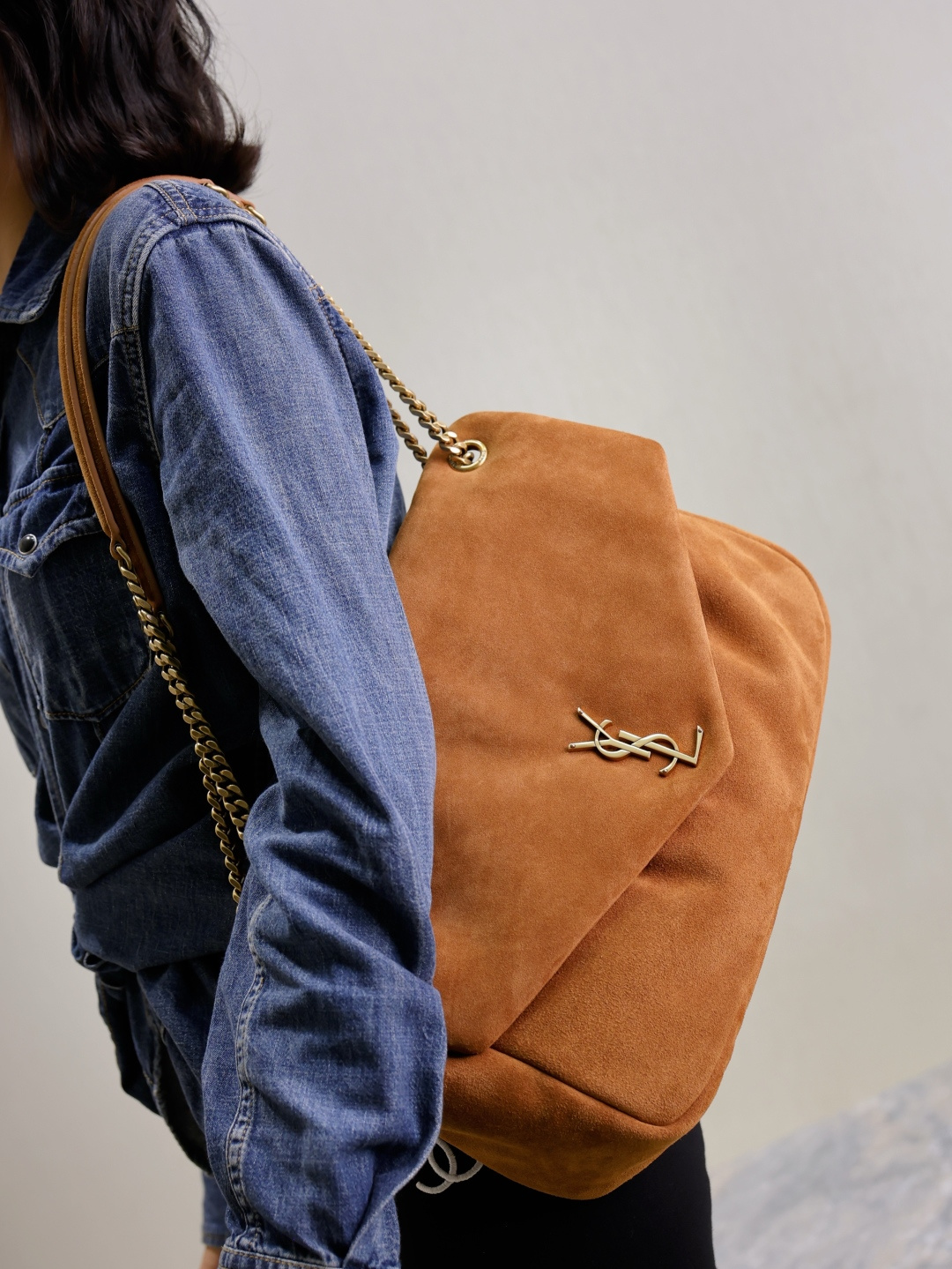 NO:387750,Soft suede with cowhide presents a natural and high-end wrinkle, Saint Laurent, saint laurent, cowhide, chamois leather19860909柔软麂皮配牛皮 呈现出自然高级的褶皱感,圣罗兰,saint laurent,cowhide,chamois leather,Bag