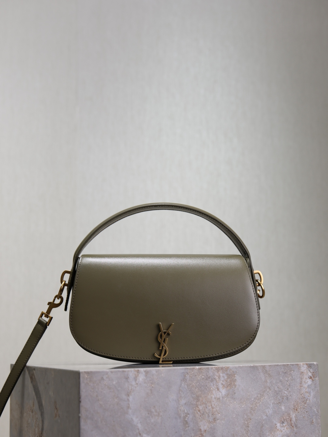NO:187910,Authentic Grade Mai Green· VOLTAIRE_Hand-Head Crossbody Bag This name comes from the French writer and philosopher Voltaire, who advocates freedom and advocates the looseness of the 18th century 