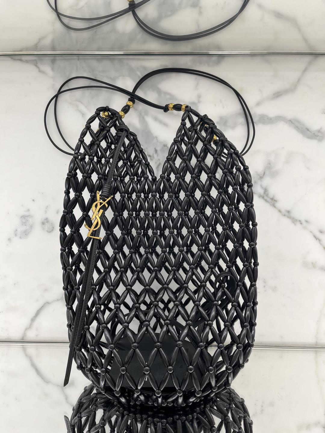 NO:772605,Retro style armpit bag with small leather inner bag. The combination of strength and softness reveals an unintentional high-end. Saint Laurent, saint laurent19860909复古造型腋下包 搭配皮质小内袋 刚柔并济间透着不刻意的高级,圣罗兰,saint laurent,Bag