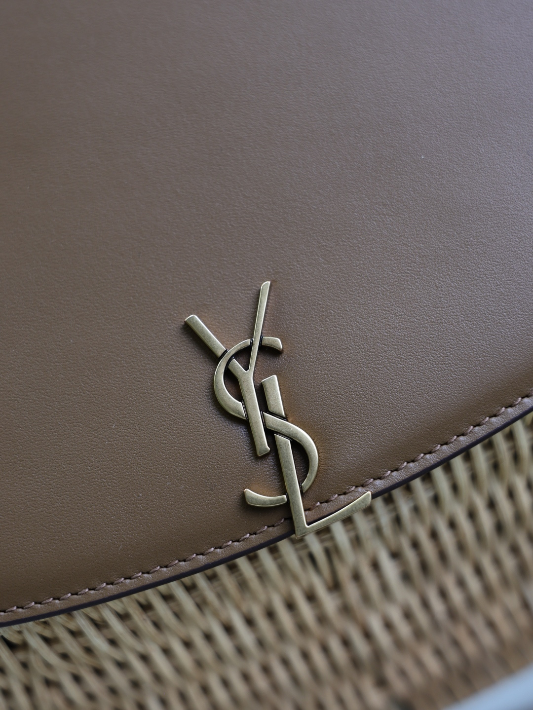 NO:386432,Details o Adaptive length of shoulder straps, Saint Laurent, saint laurent19860909细节o 肩带可调节长度,圣罗兰,saint laurent,Bag