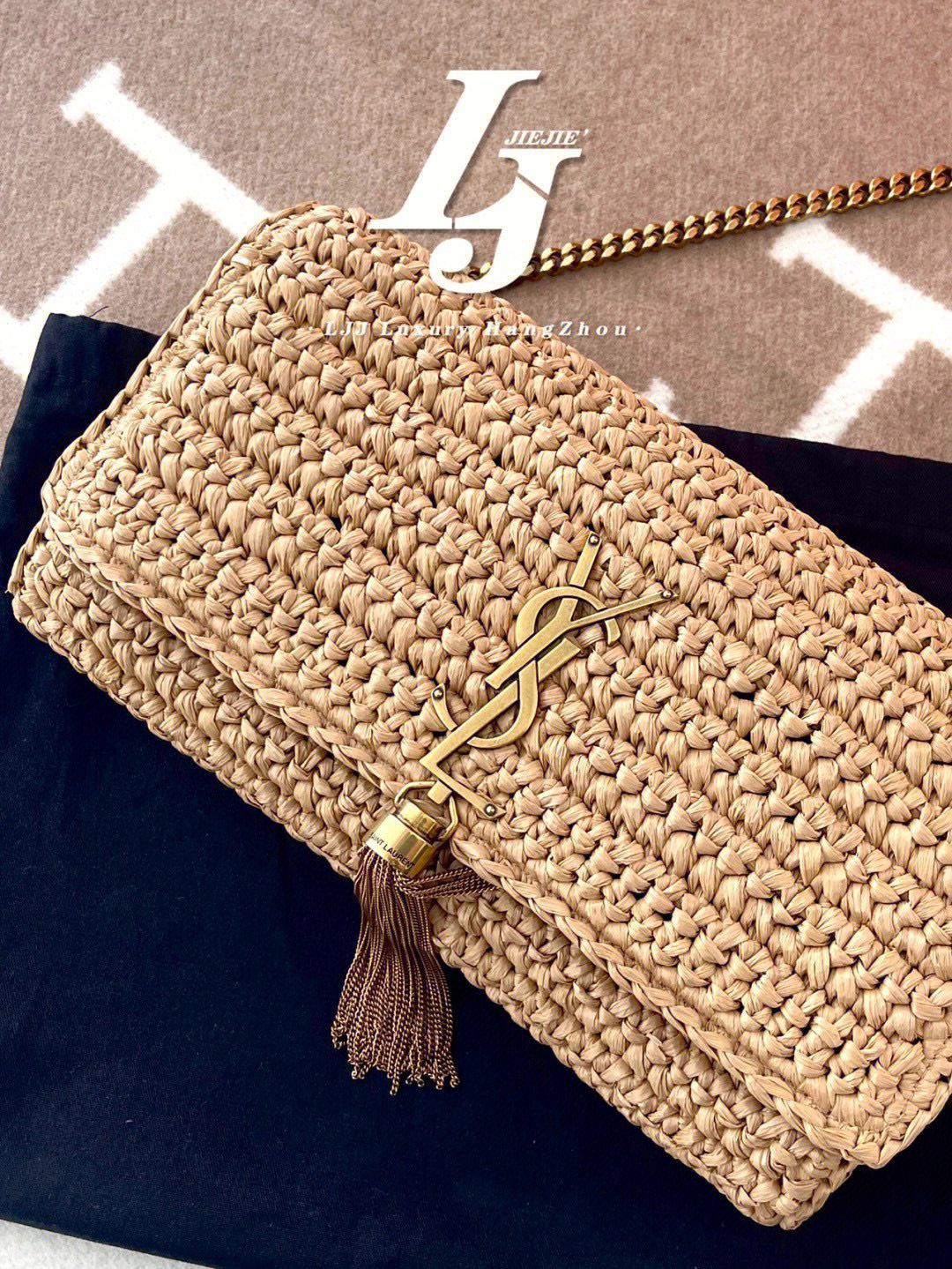 NO:389745,New Rafia woven tassel bag!  Happy summer beach | shoulder straps can be used for armpits and crossbody, Saint Laurent, saint laurent, espadrilles19860909新款拉菲草编织流苏包！ 夏日海滩快乐|双肩带 可腋下单肩斜挎,圣罗兰,saint laurent,espadrilles,Bag