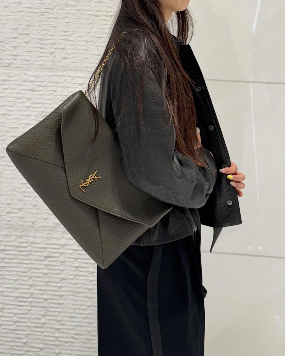 NO:390426,Clutch bag and chain design is very cool, Saint Laurent, saint laurent, handbag19860909手拿包加链条设计 非常酷飒,圣罗兰,saint laurent,handbag,Bag