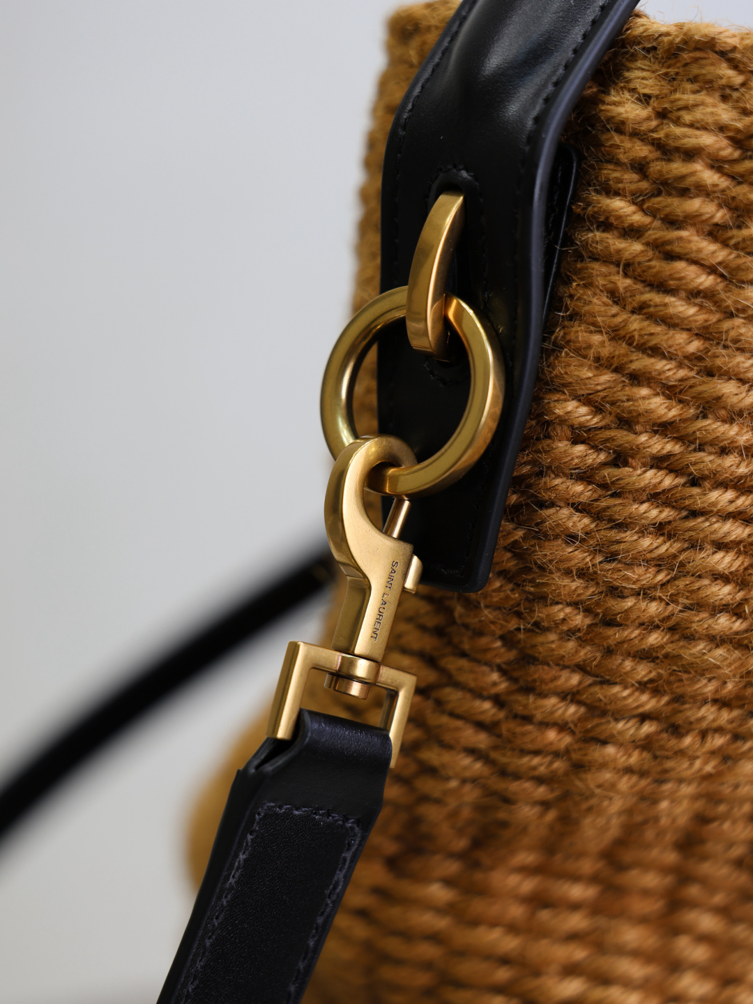 NO:391023,Details os natural cotton and linen rope woven without other impurities. Hair loss is normal. Don’t mind if you don’t buy it!  ,Saint Laurent,saint laurent19860909细节o s天然棉麻绳子穿织而成 无其他杂质 掉毛属正常现象 介意勿购！,圣罗兰,saint laurent,Bag