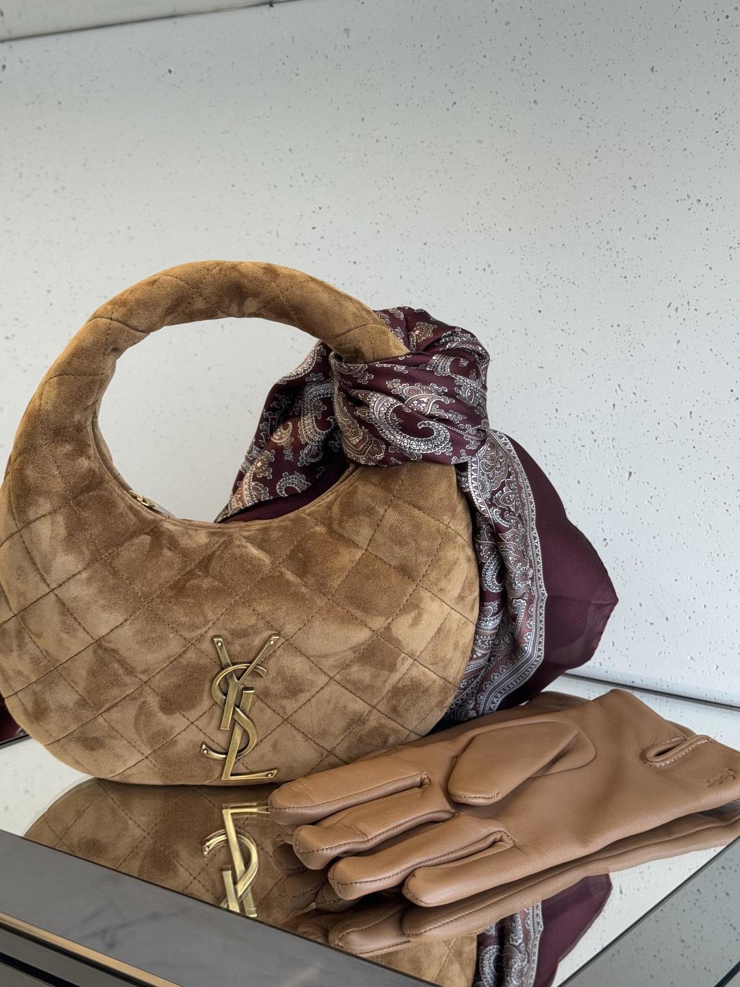 NO:406164,Brand new suede baby Icare, Saint Laurent, chamois leather19860909全新麂皮baby Icare,圣罗兰,saint laurent,chamois leather,Bag