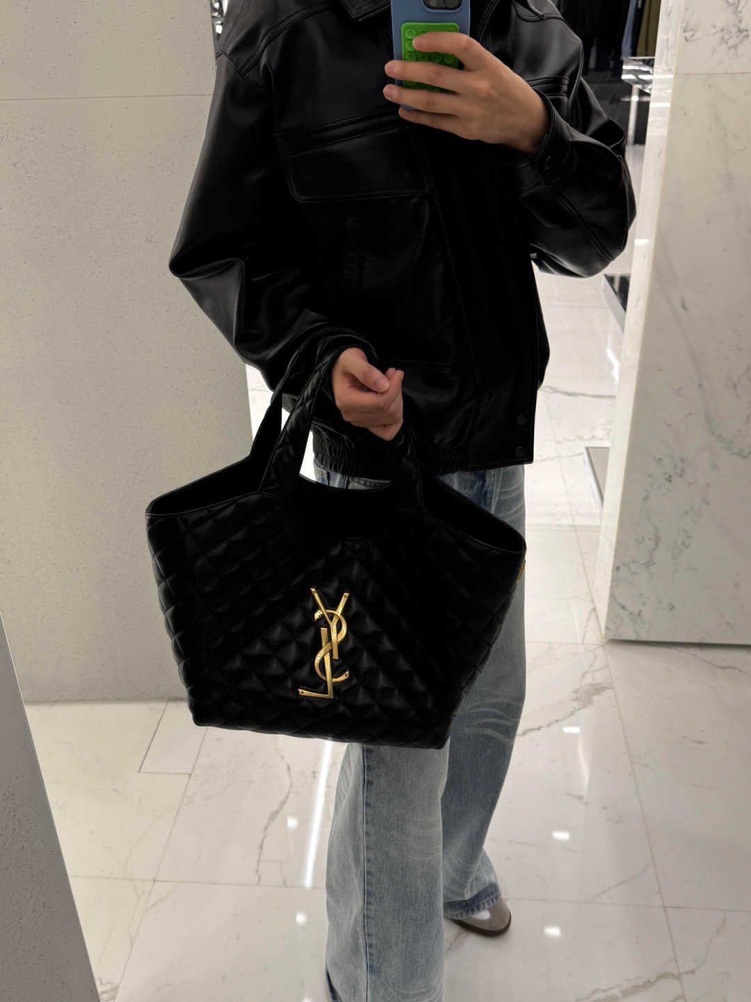 NO:771491,The small size is more compact and flexible and can fit daily essentials, saint laurent, saint laurent19860909小号尺寸更显精巧灵动 装得下日常必备,圣罗兰,saint laurent,Bag